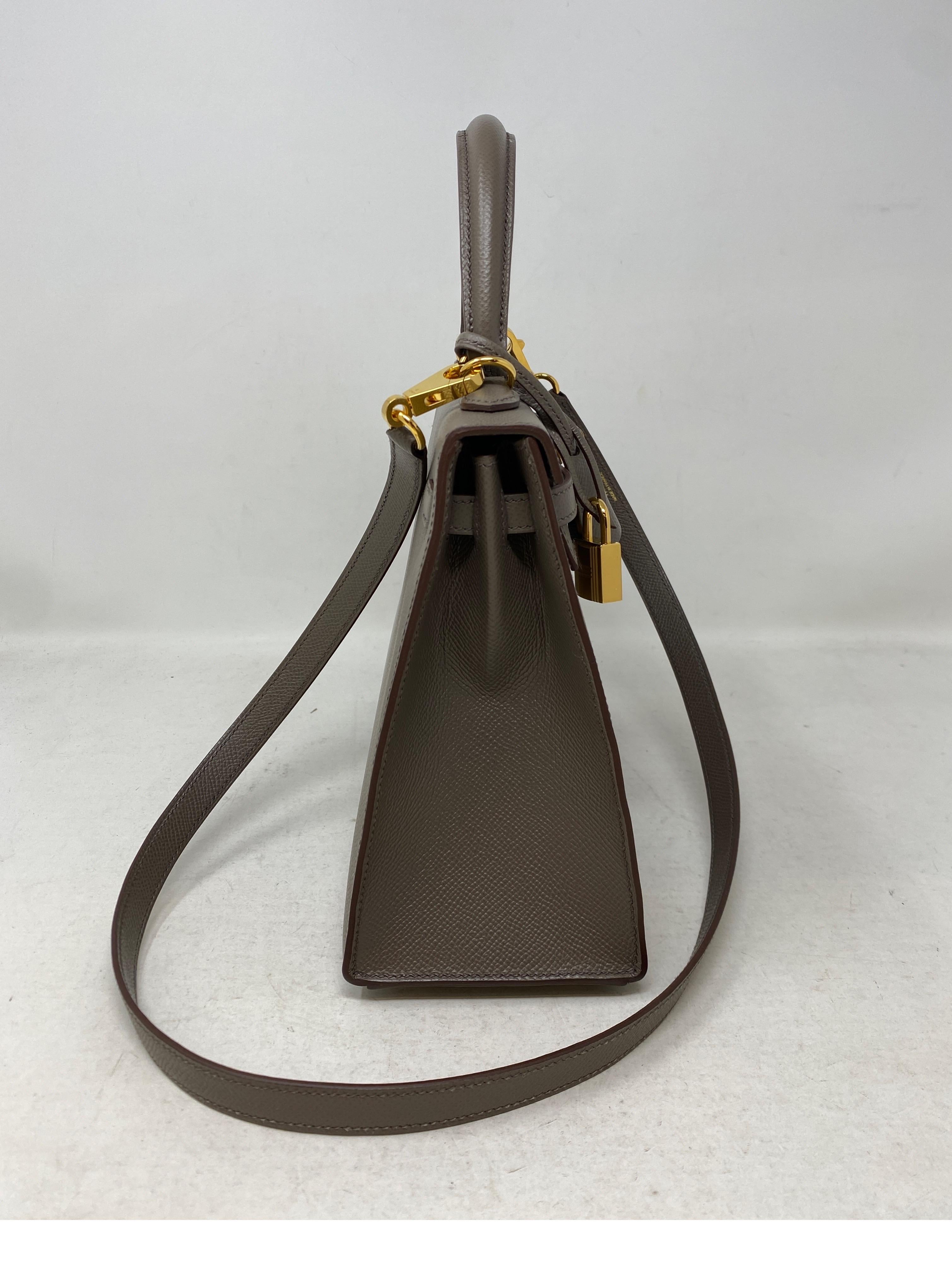 Women's or Men's Hermes Kelly Etain 25 Bag