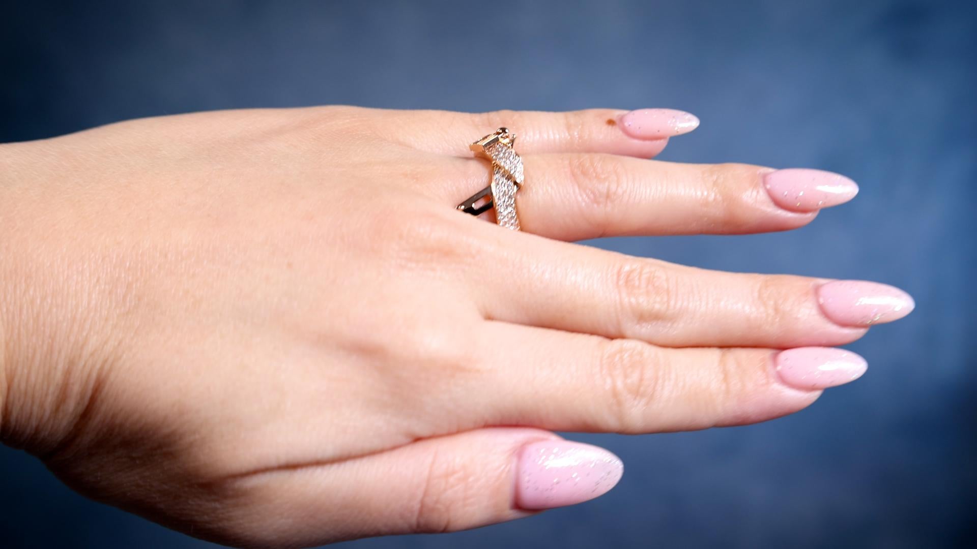 Hermes Kelly Gavroche Diamant 18k Rose Gold Ring im Zustand „Hervorragend“ in Beverly Hills, CA