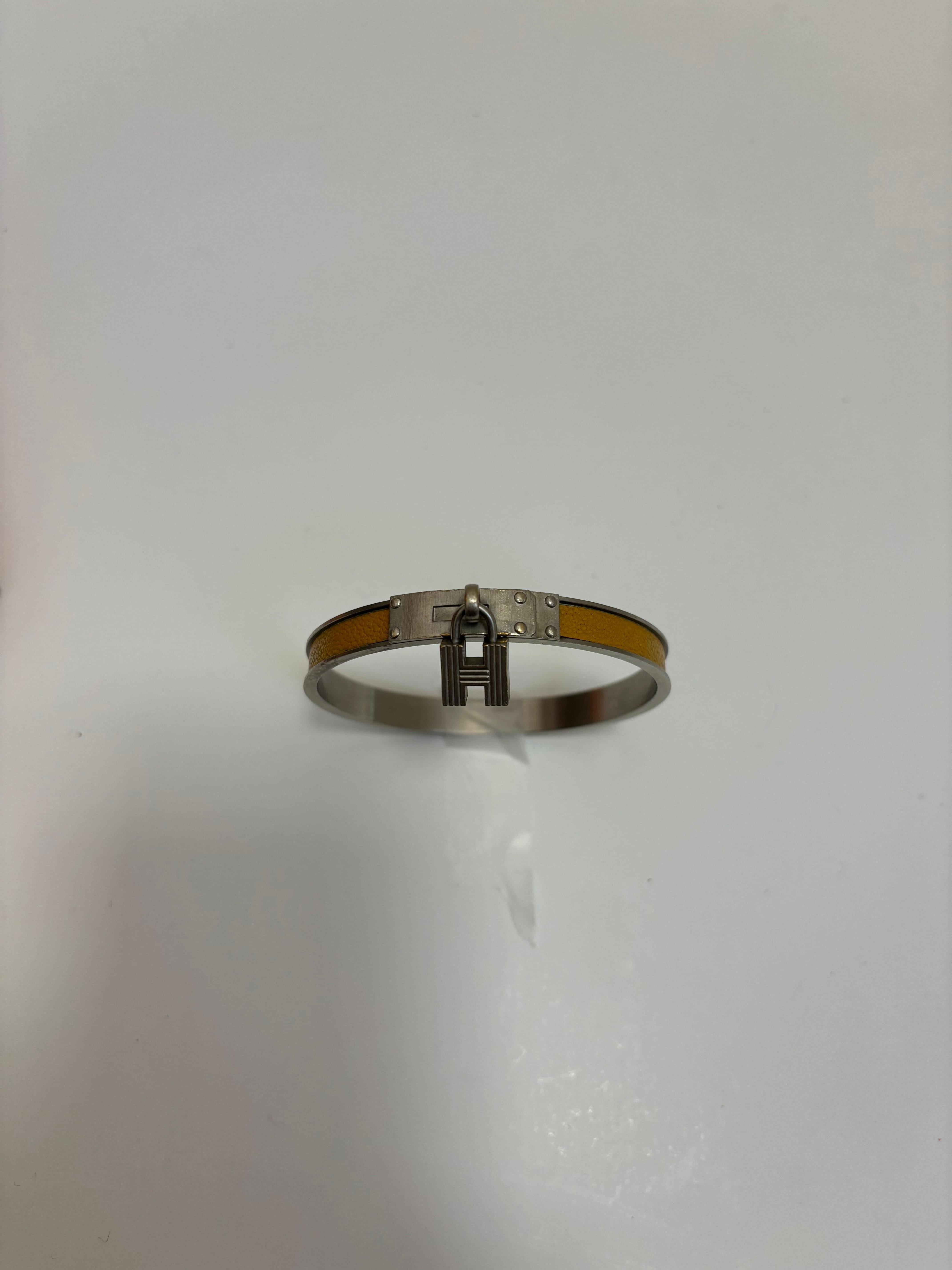 Hermes Kelly H. Bangle in Palladio e pelle di lucertola arancione con scatola in vendita 5