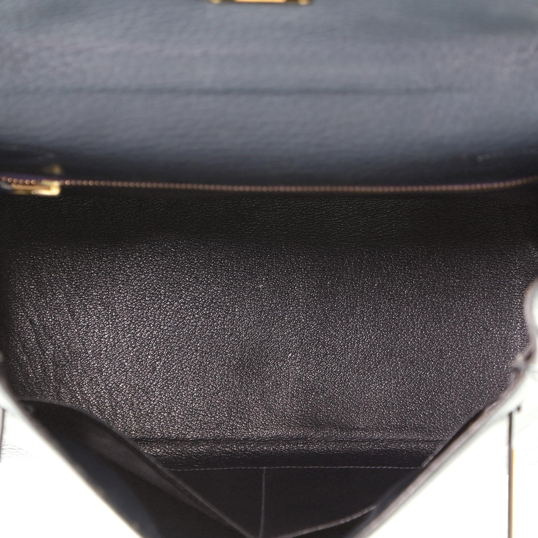 Women's or Men's Hermes Kelly Handbag Bleu Marine Ardennes with Gold Hardware 28