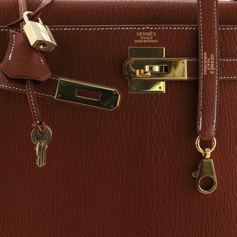 Hermes Kelly Handbag Etrusque Chevre de Coromandel with Gold Hardware 32 In Good Condition In NY, NY