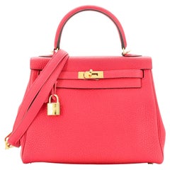 Hermes: Kelly Handbag Framboise Togo With Gold Hardware 25