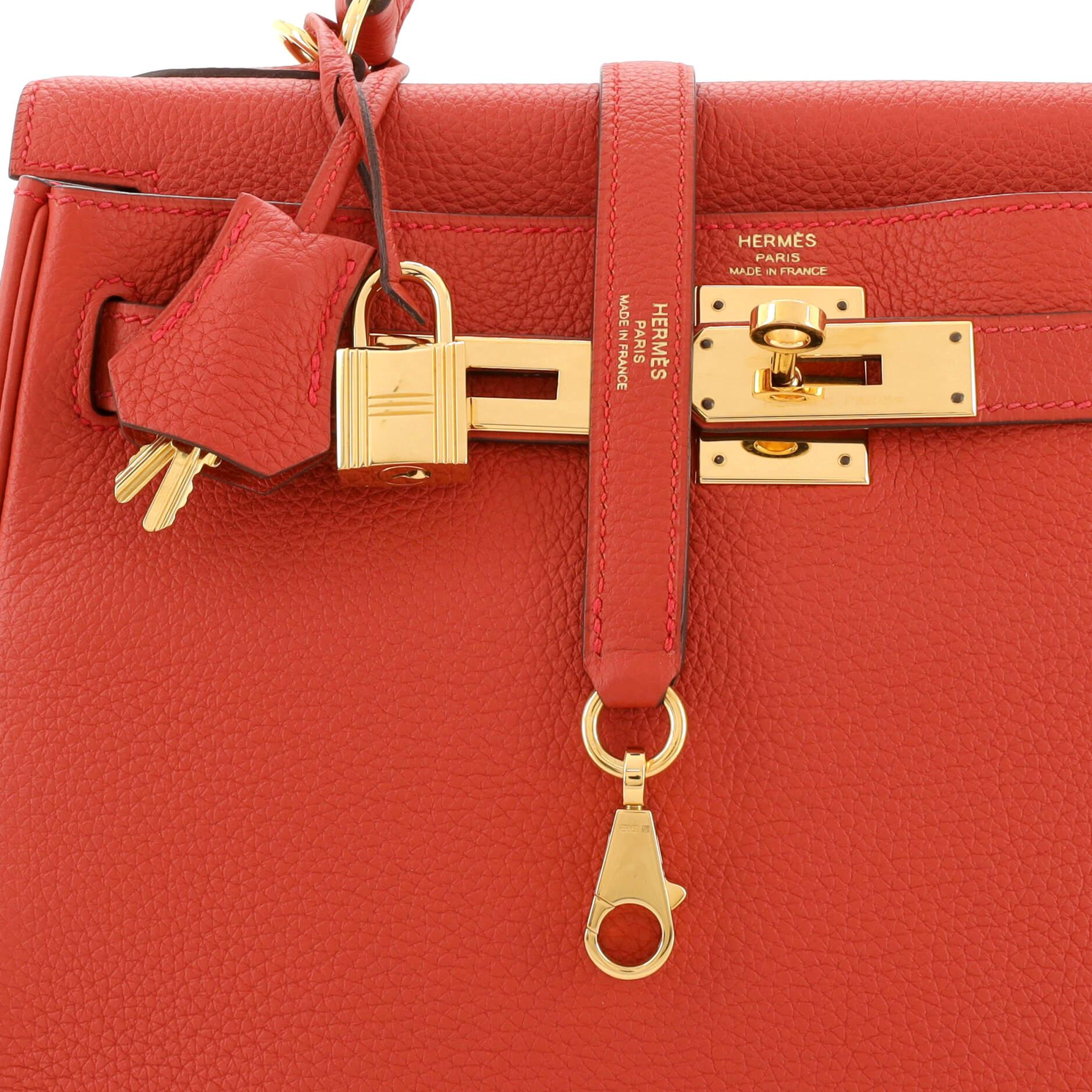 Hermes Kelly Handbag Geranium Togo with Gold Hardware 28 For Sale 3
