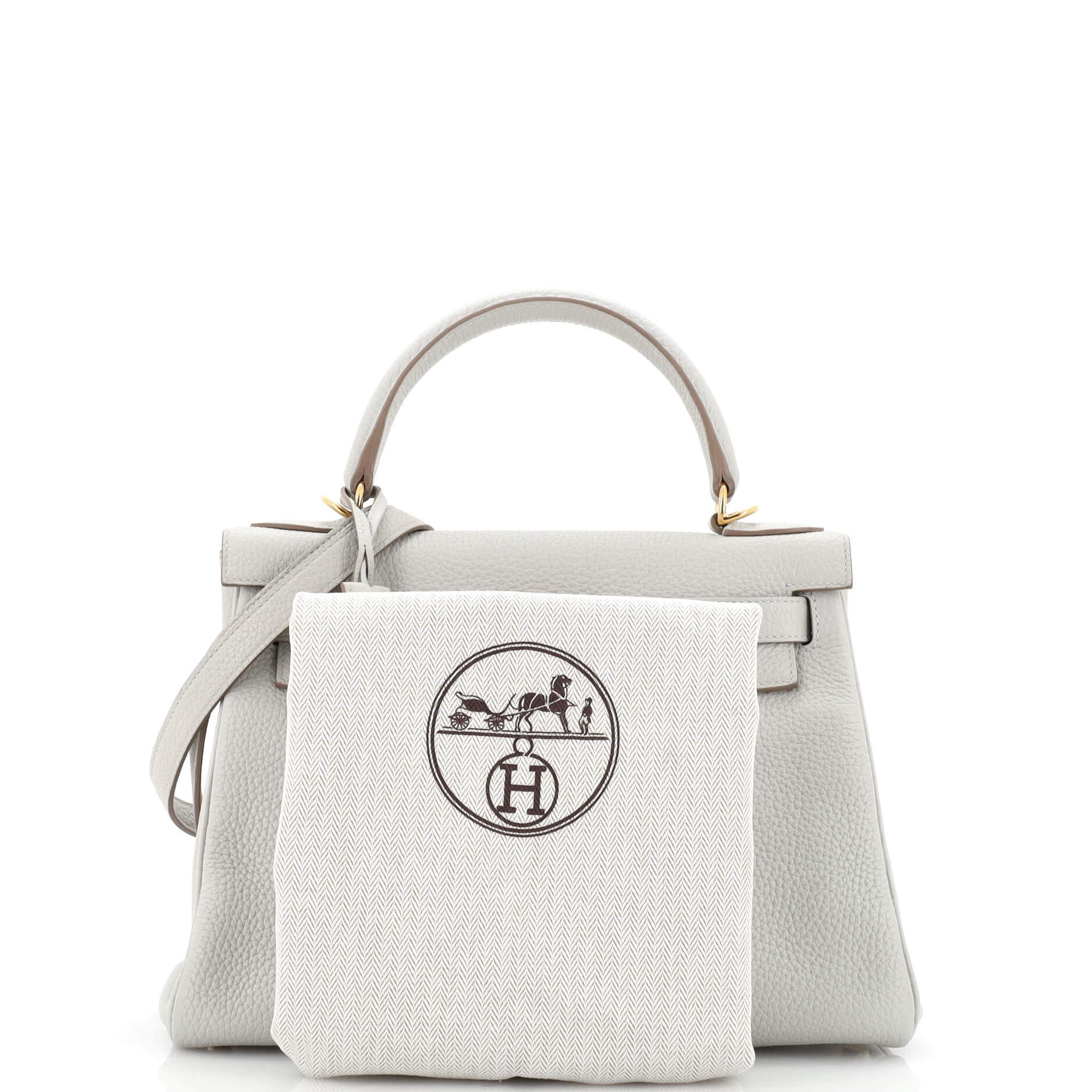 Condition: Very good.
Accessories: Clochette, Keys, Dust Bag, Lock
Measurements: Height 8.5