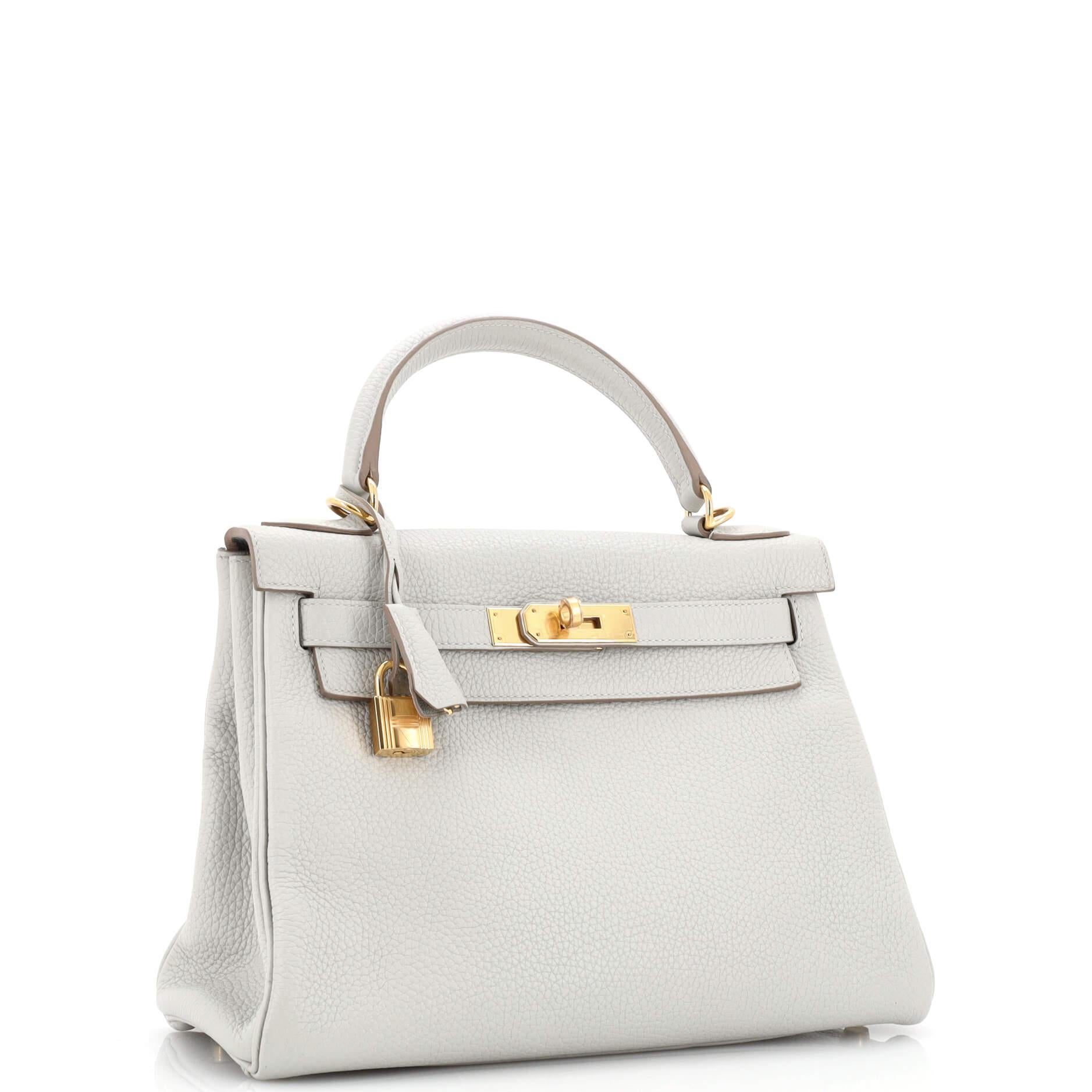 Hermes Kelly Handbag Grey Clemence with Gold Hardware 28 In Good Condition For Sale In NY, NY