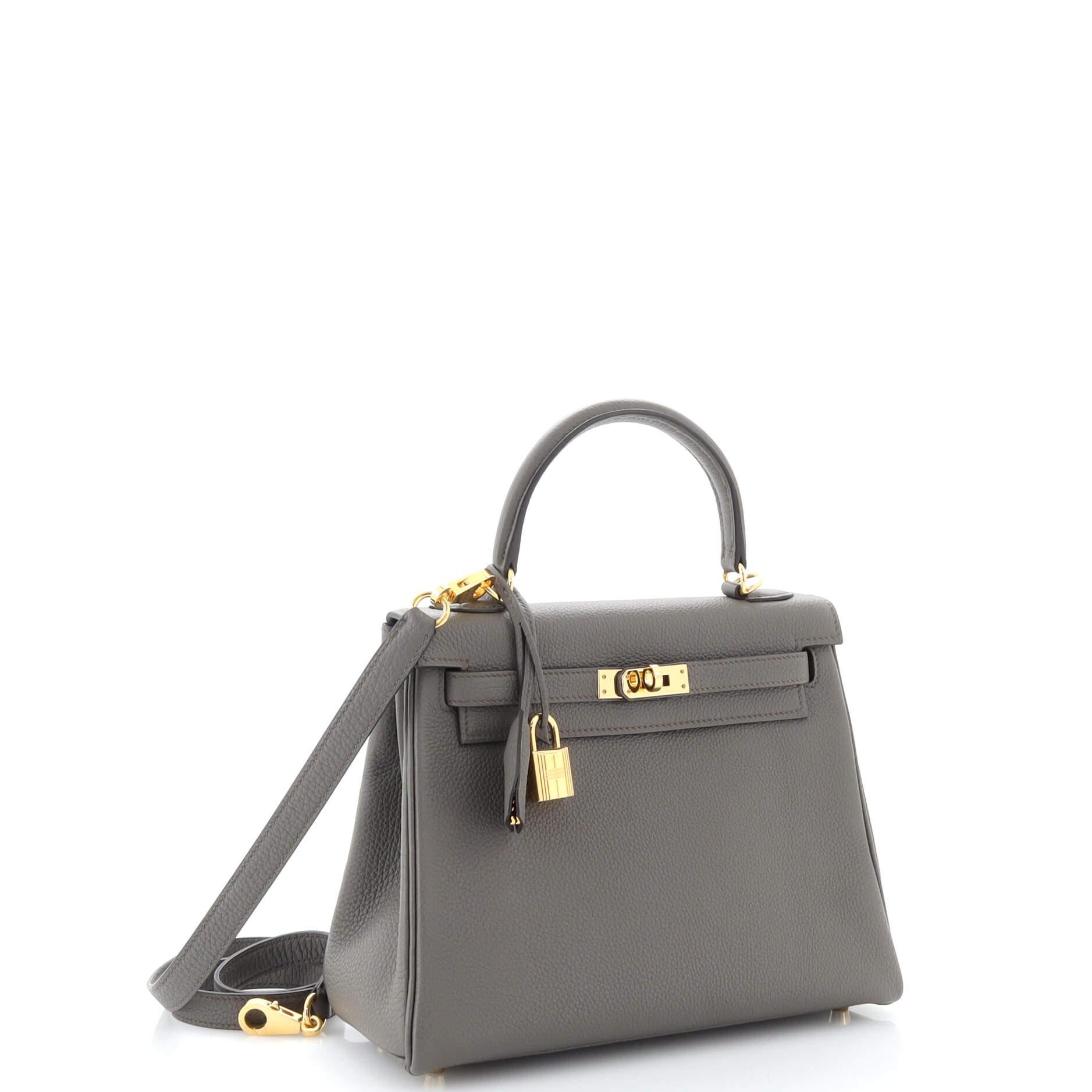 Hermes Kelly Handbag Grey Togo with Gold Hardware 25 In Good Condition In NY, NY
