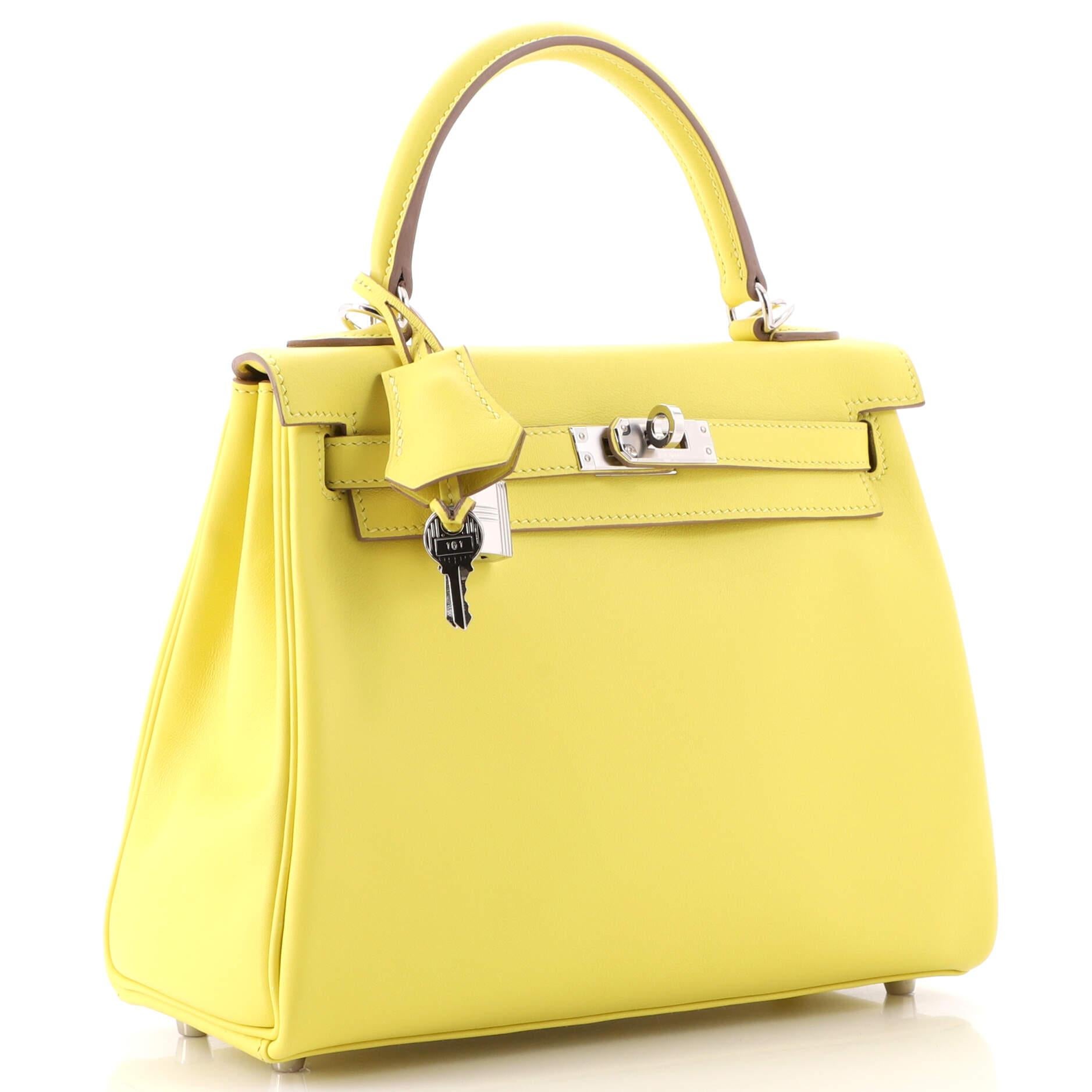 Hermes Kelly Handbag Lime Swift with Palladium Hardware 25 In Good Condition In NY, NY