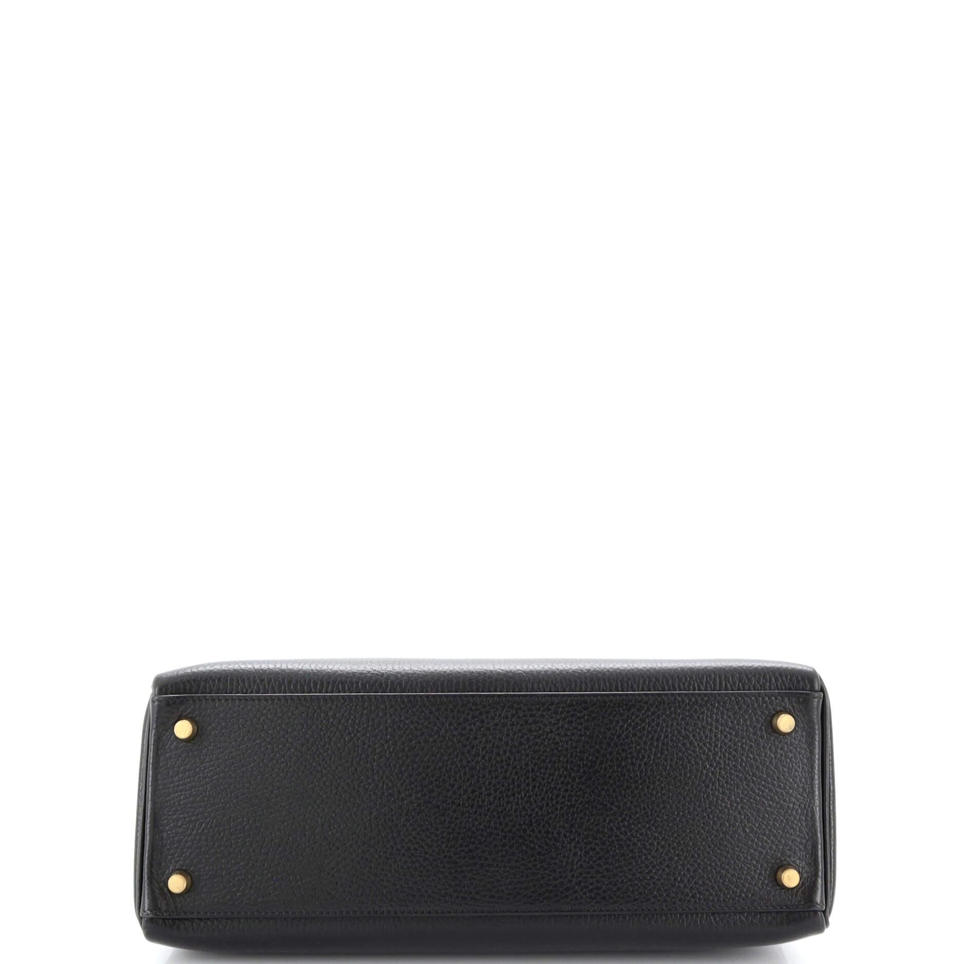 Women's or Men's Hermes Kelly Handbag Noir Ardennes with Gold Hardware 32 For Sale