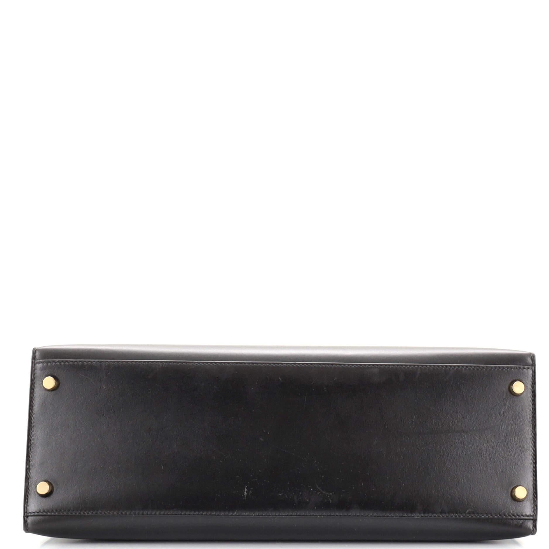 Hermes Kelly Handbag Noir Box Calf with Gold Hardware 35 In Good Condition In NY, NY