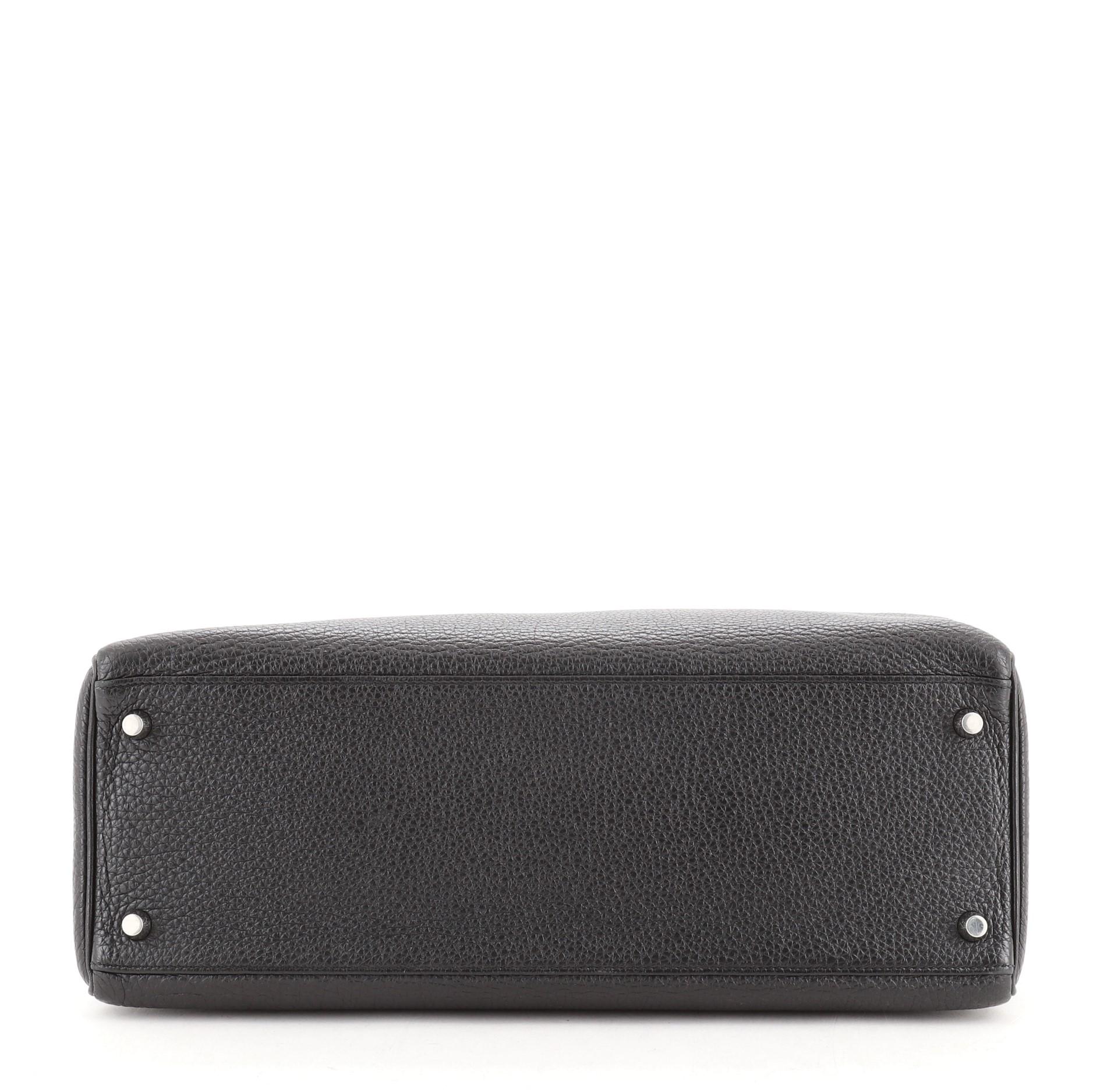 Hermes Kelly Handbag Noir Togo with Palladium Hardware 35 In Good Condition In NY, NY
