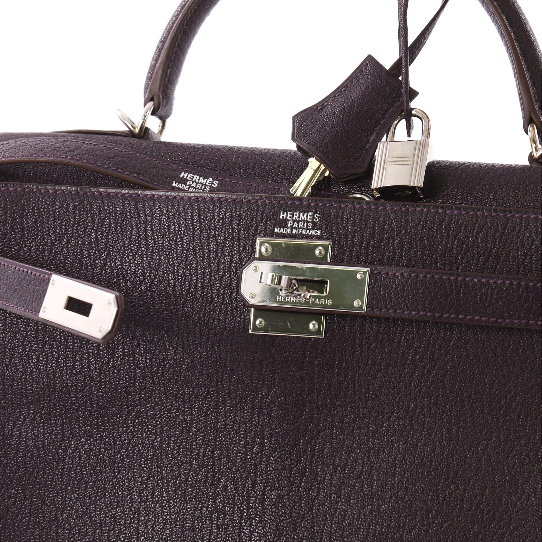 Hermes Kelly Handbag Raisin Chevre de Coromandel with Palladium Hardware 32 In Good Condition In NY, NY