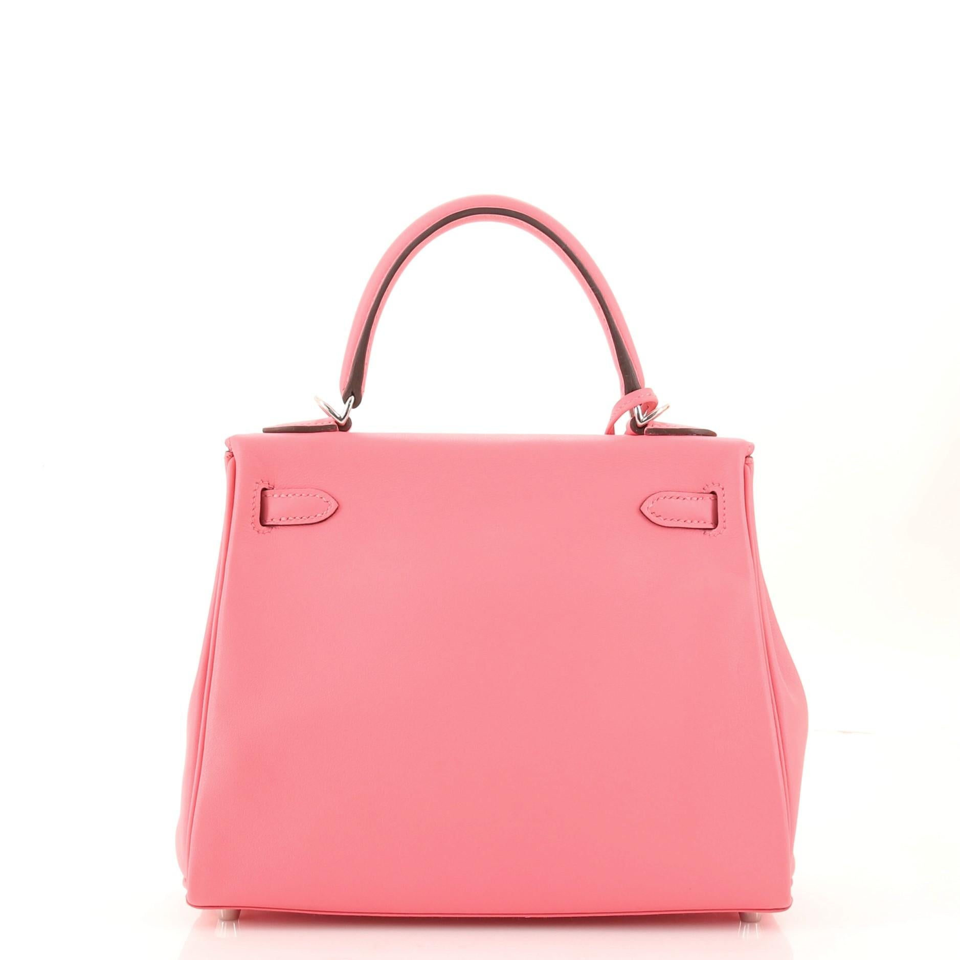 Hermes Kelly Handbag Rose Azalée Swift with Palladium Hardware 25 In Good Condition In NY, NY