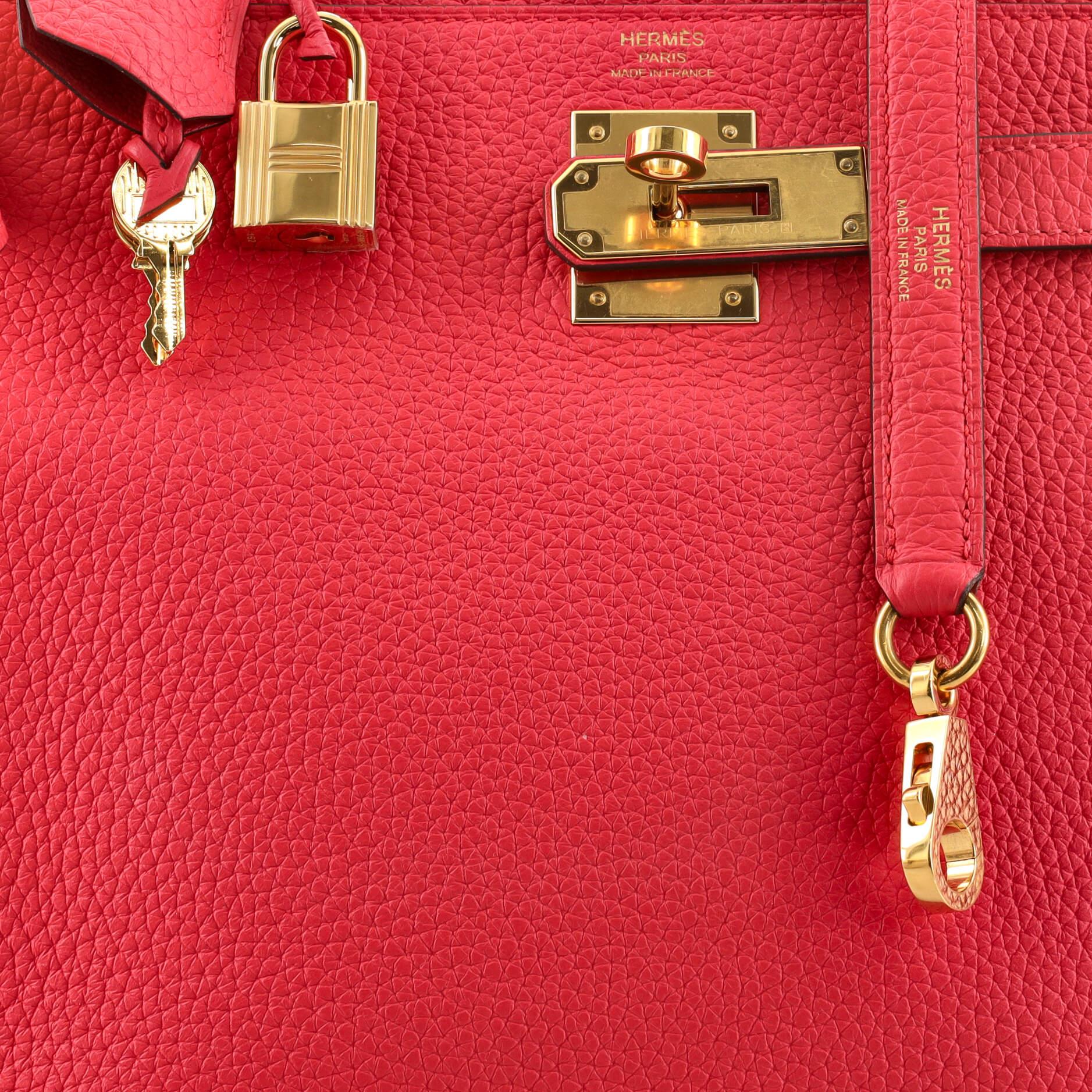 Hermes Kelly Handbag Rose Extreme Clemence with Gold Hardware 28 In Good Condition In NY, NY