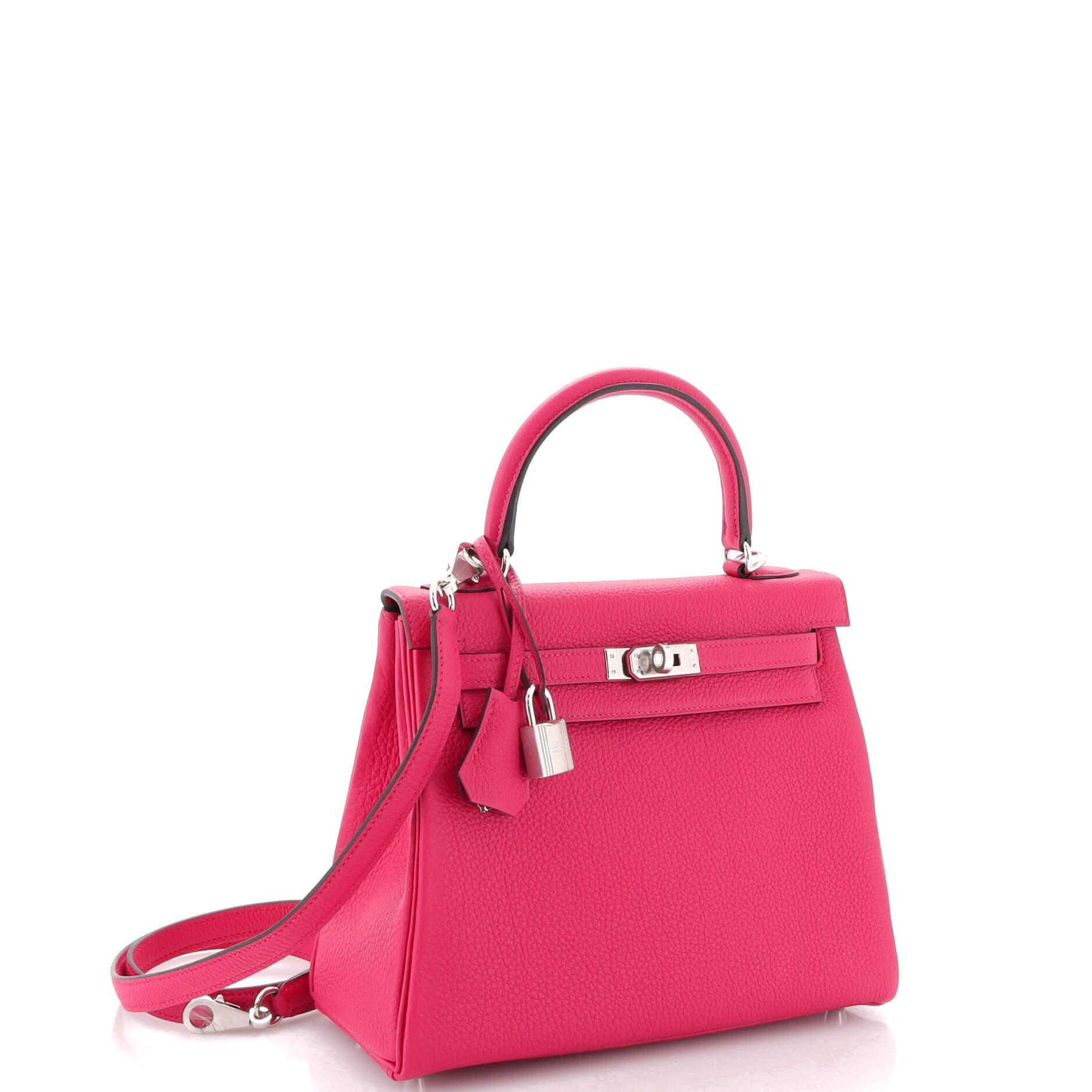 Hermes Kelly Handbag Rose Pop Togo with Palladium Hardware 25 In Good Condition For Sale In NY, NY