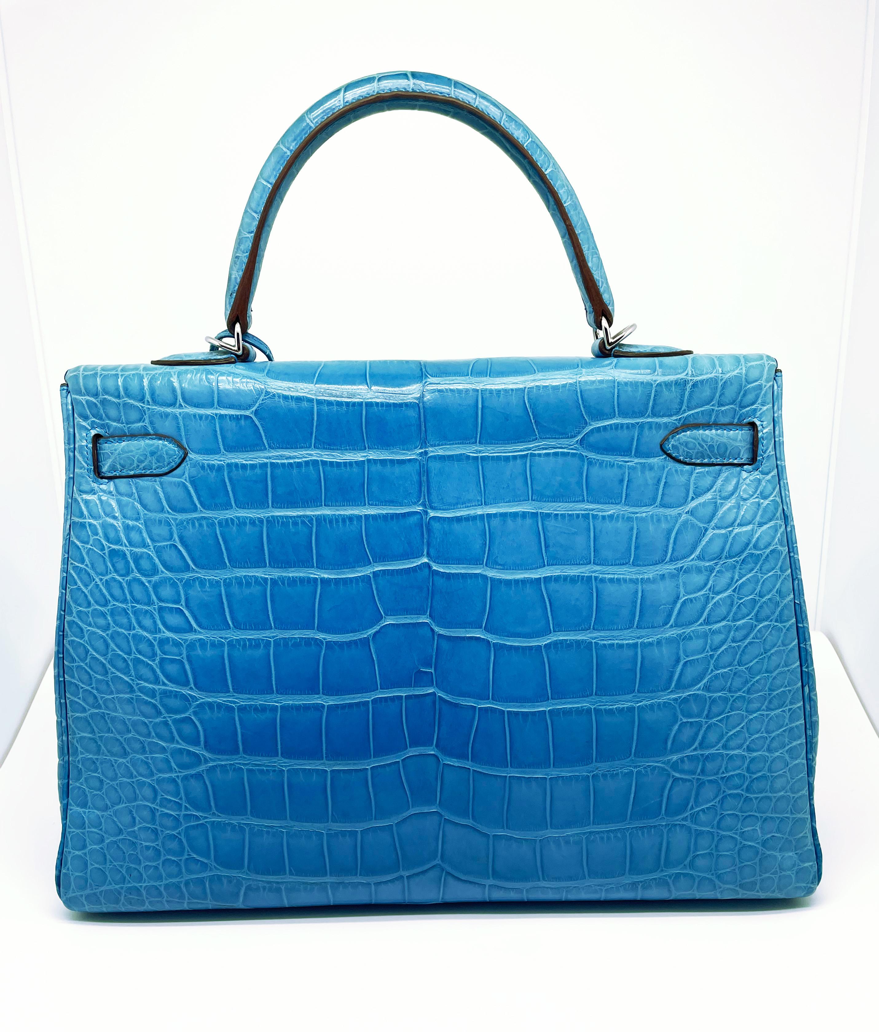 Hermès Kelly handbag turned over 35 in Mat Mykonos alligator leather In Good Condition For Sale In CANNES, FR