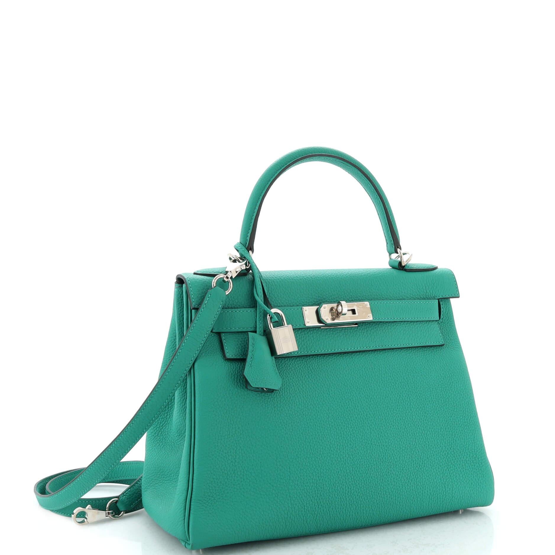Hermes Kelly Handbag Vert Verone Togo with Palladium Hardware In Good Condition For Sale In NY, NY