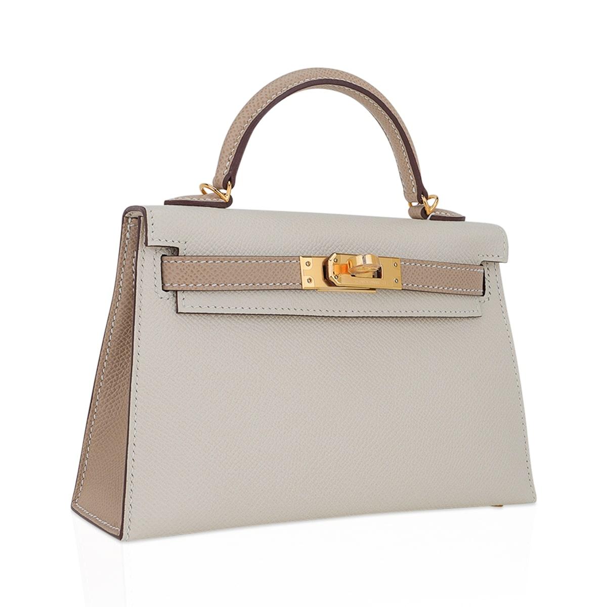 Mightychic offers an Hermes Kelly HSS 20 Sellier mini bag featured in coveted Craie and Trench.
A stunning neutral color combination for year round wear.
Epsom leather accentuated with Gold hardware.
Comes with signature Hermes box, shoulder strap,