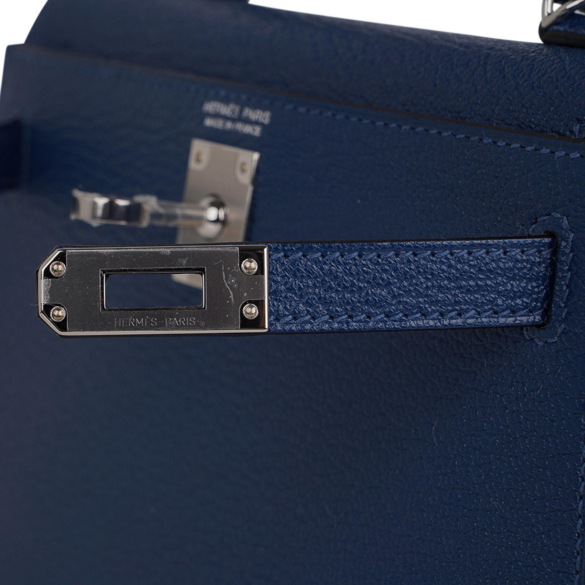 Hermes Kelly Verso 20 Sellier Mini Bag Deep Bleu / Bleu Izmir Epsom Palladium en vente 1