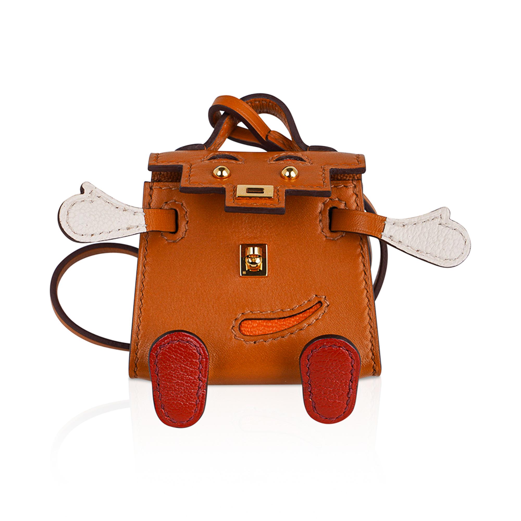 Hermes Kelly Idole Mini Quelle Bag Charm Sable Gold Hardware New Pour femmes en vente