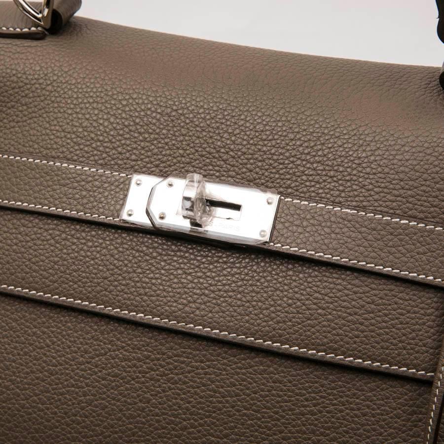 HERMES Kelly II 50 in Etoupe Clemence Lambskin leather with White Stitching 1