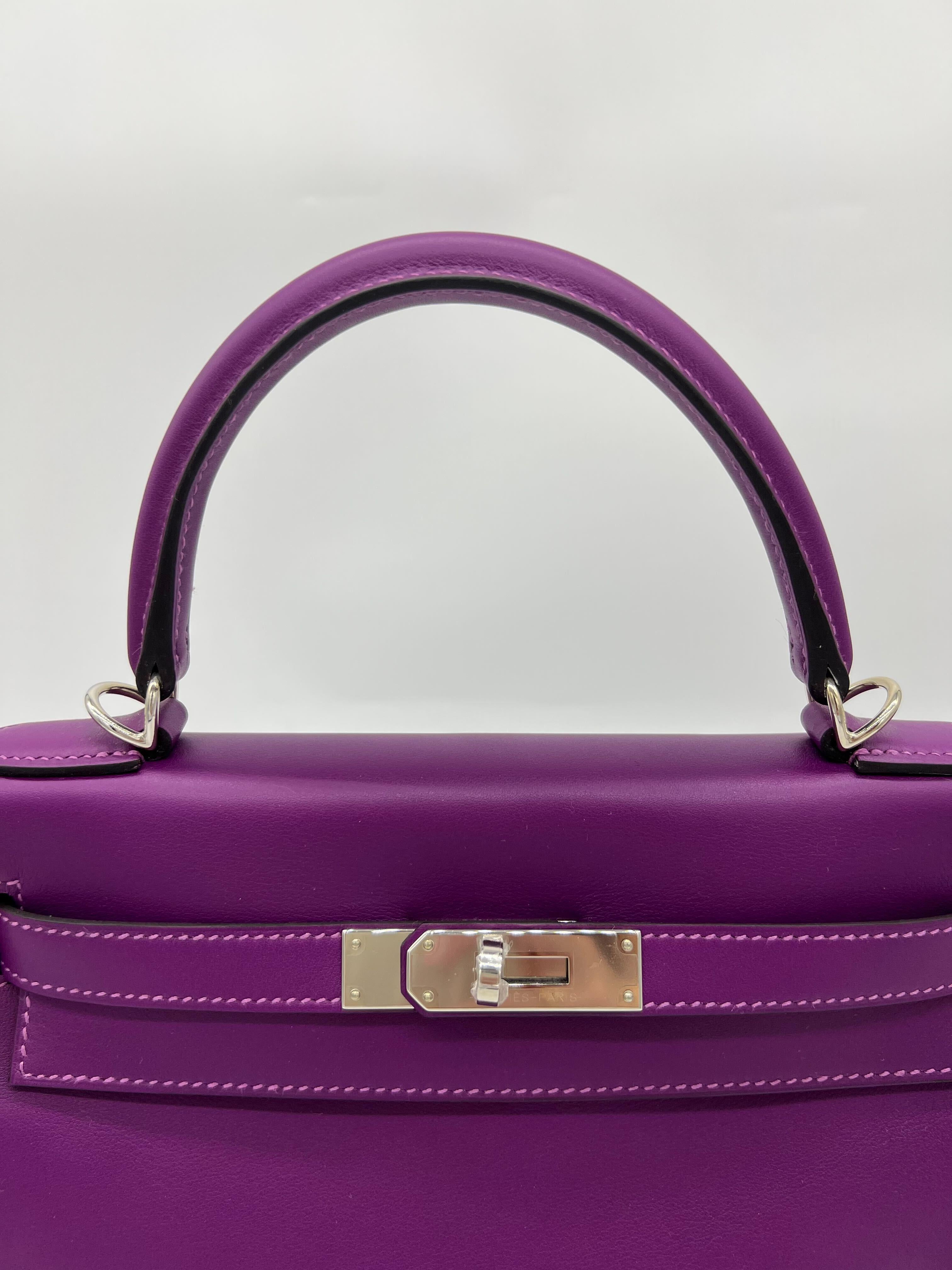 Hermes Kelly II Retourne 28 Veau Swift Anemone In New Condition For Sale In New York, NY