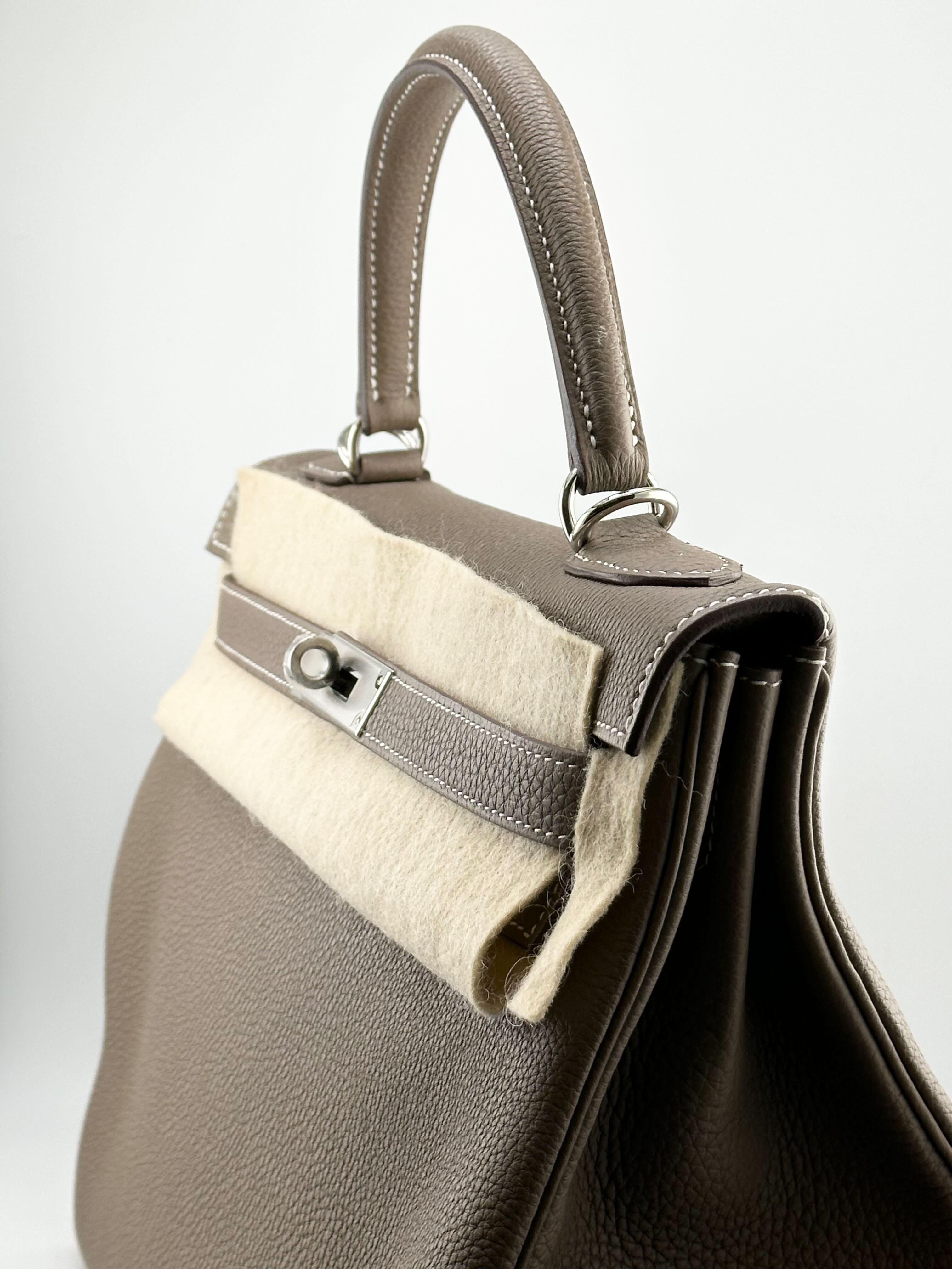 Hermes Kelly II Retourne 32 Togo Etoupe Palladium Hardware In New Condition For Sale In New York, NY