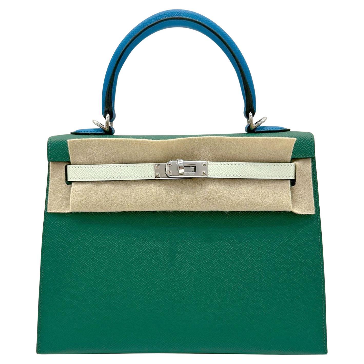 Hermes Kelly II Sellier 25 Epsom Vert Vertigo/Vert Fizz/Blue Palladium Hardware For Sale