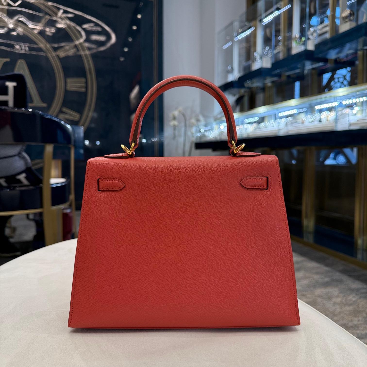 Rouge Hermès Kelly II Sellier 25 Veau Madame 9M Sanguine Gold Hardware en vente
