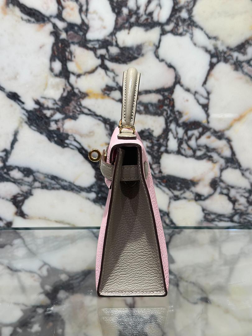 Hermès Rose Sakura & Gris Tourterelle Mini Kelly Sellier Mini 20 HSS Chevre GHW In New Condition For Sale In New York, NY