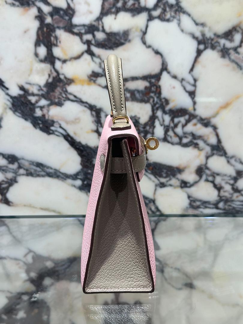 Women's or Men's Hermès Rose Sakura & Gris Tourterelle Mini Kelly Sellier Mini 20 HSS Chevre GHW For Sale