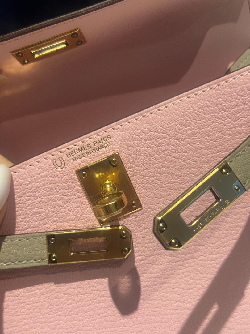 Hermès Rose Sakura & Gris Tourterelle Mini Kelly Sellier Mini 20 HSS Chevre GHW For Sale 2
