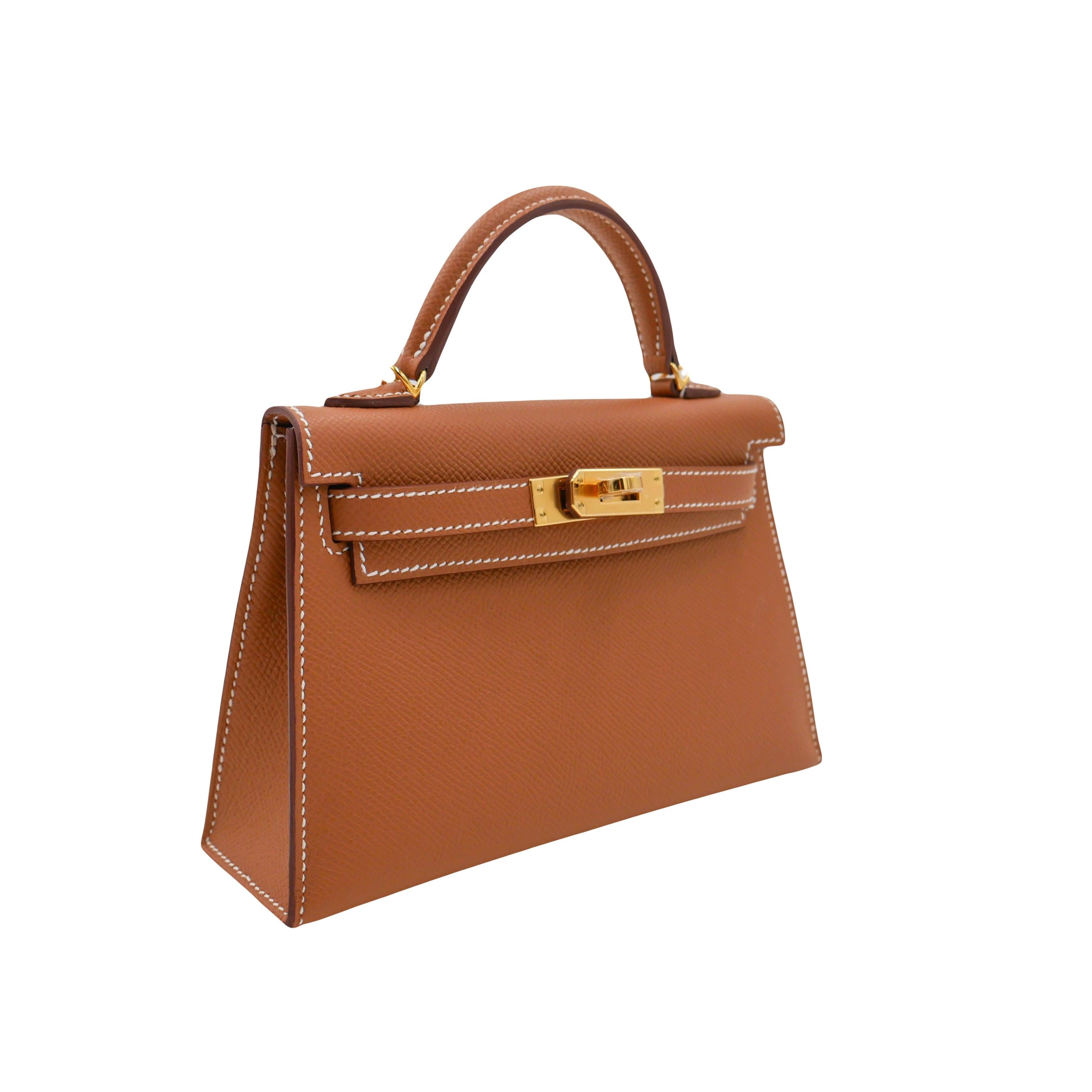 Brand: Hermès
Style: Kelly II Sellier Mini
Size: 20cm
Color: Gold
Material: Epsom Leather
Hardware: Gold Hardware(GHW)
Dimensions: 7.5