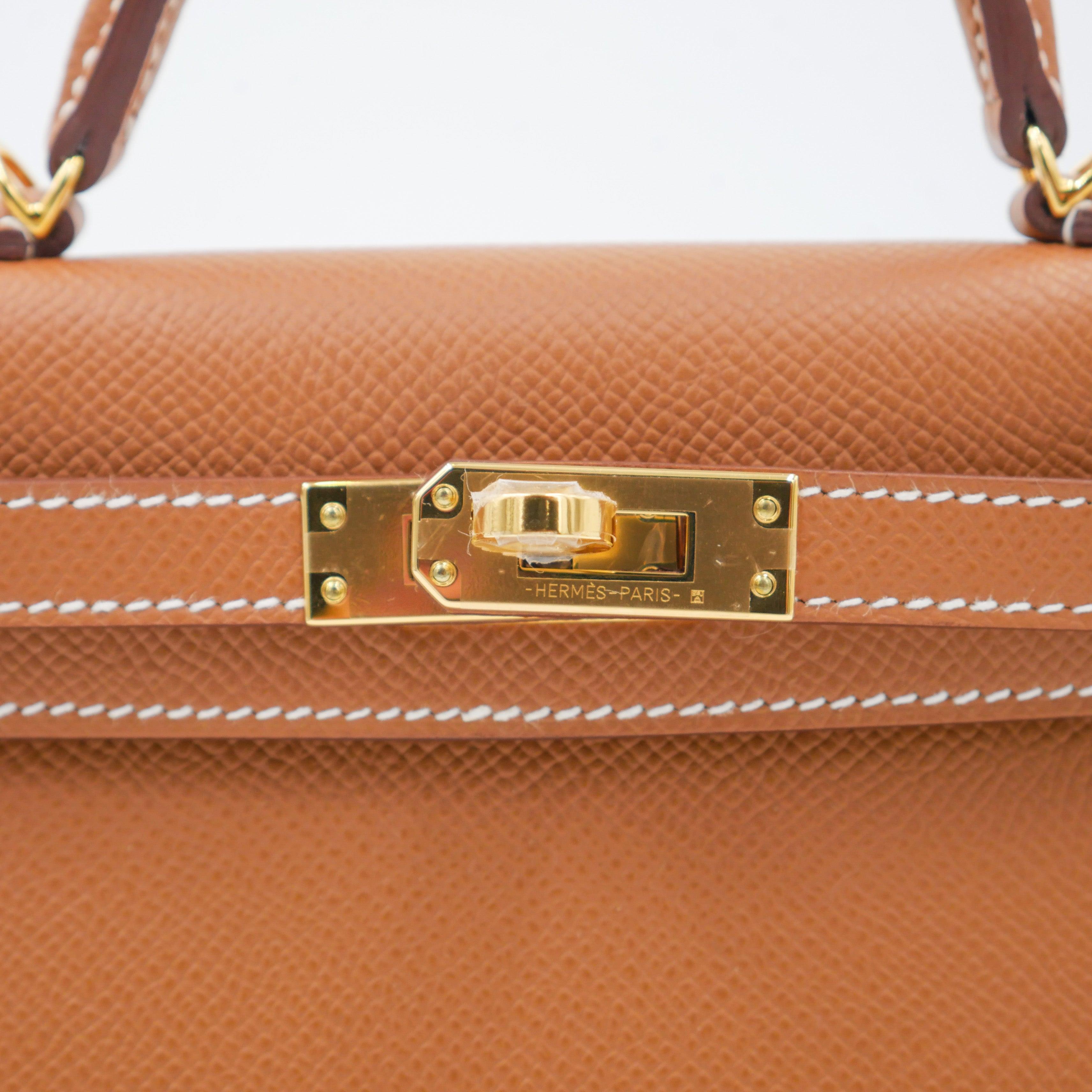 Women's Hermès Kelly II Sellier Mini Gold Epsom Leather Gold Hardware For Sale