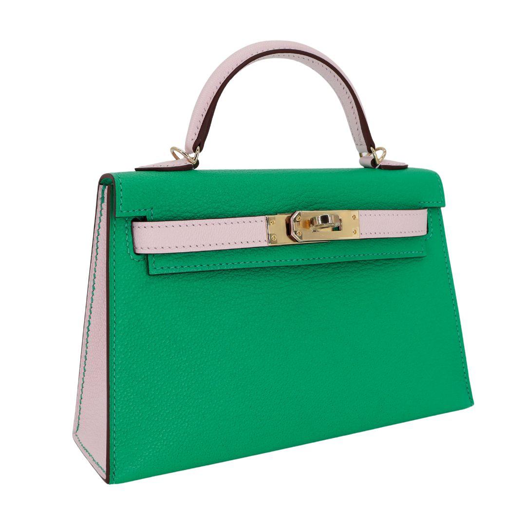 Brand: Hermès
Style: Kelly II Sellier Mini
Size: 20cm
Color: Menthe/Mauve Pale
Material: Chevre Leather
Hardware: Permabrass Hardware(PBHW)
Dimensions: 7.5
