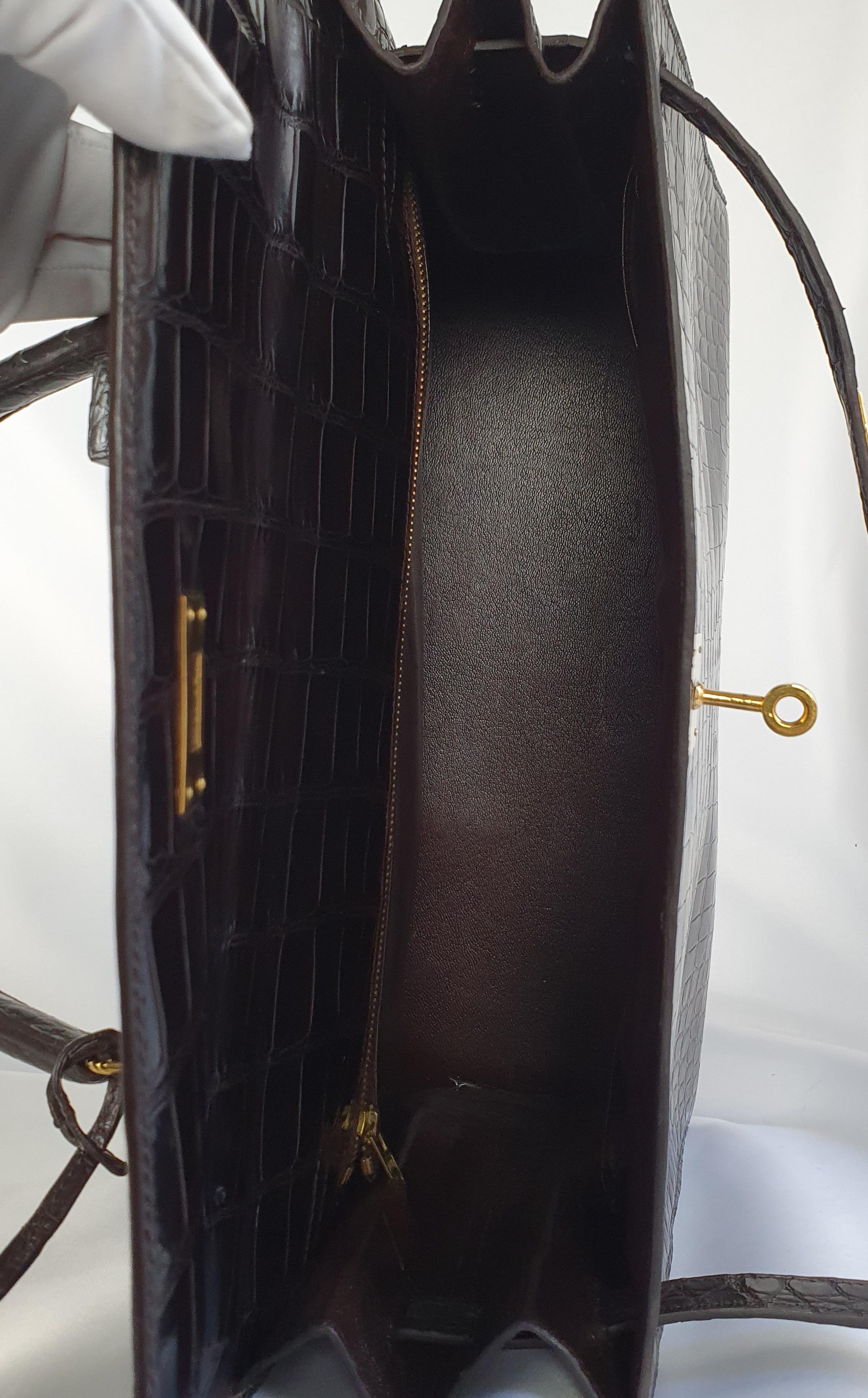 Women's Hermès, Kelly in brown Porosus Crocodile