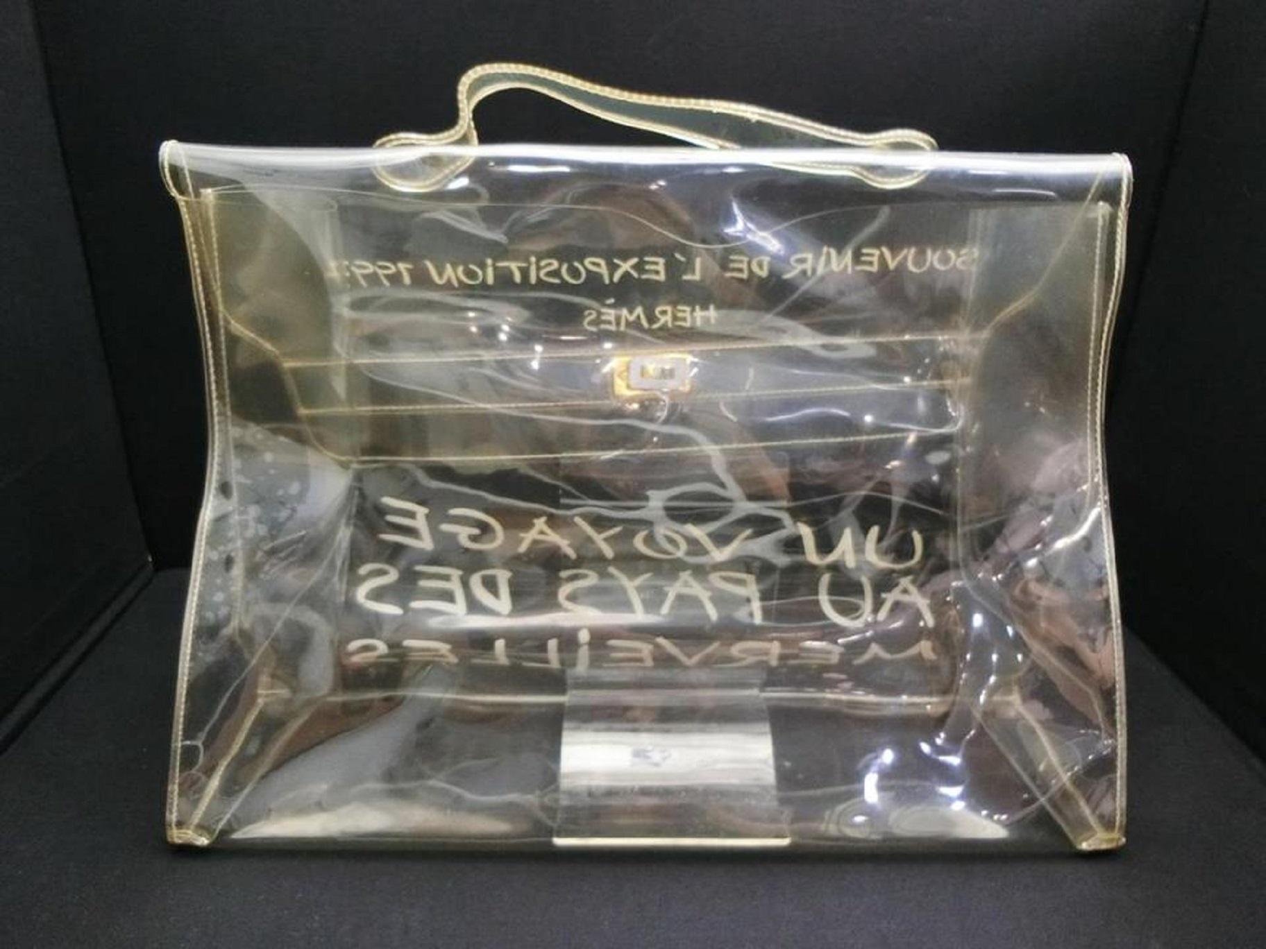 Hermès Kelly L Translucent 1997 Souvenir L'exposition Clear 230089 White Vinyl  In Good Condition For Sale In Dix hills, NY