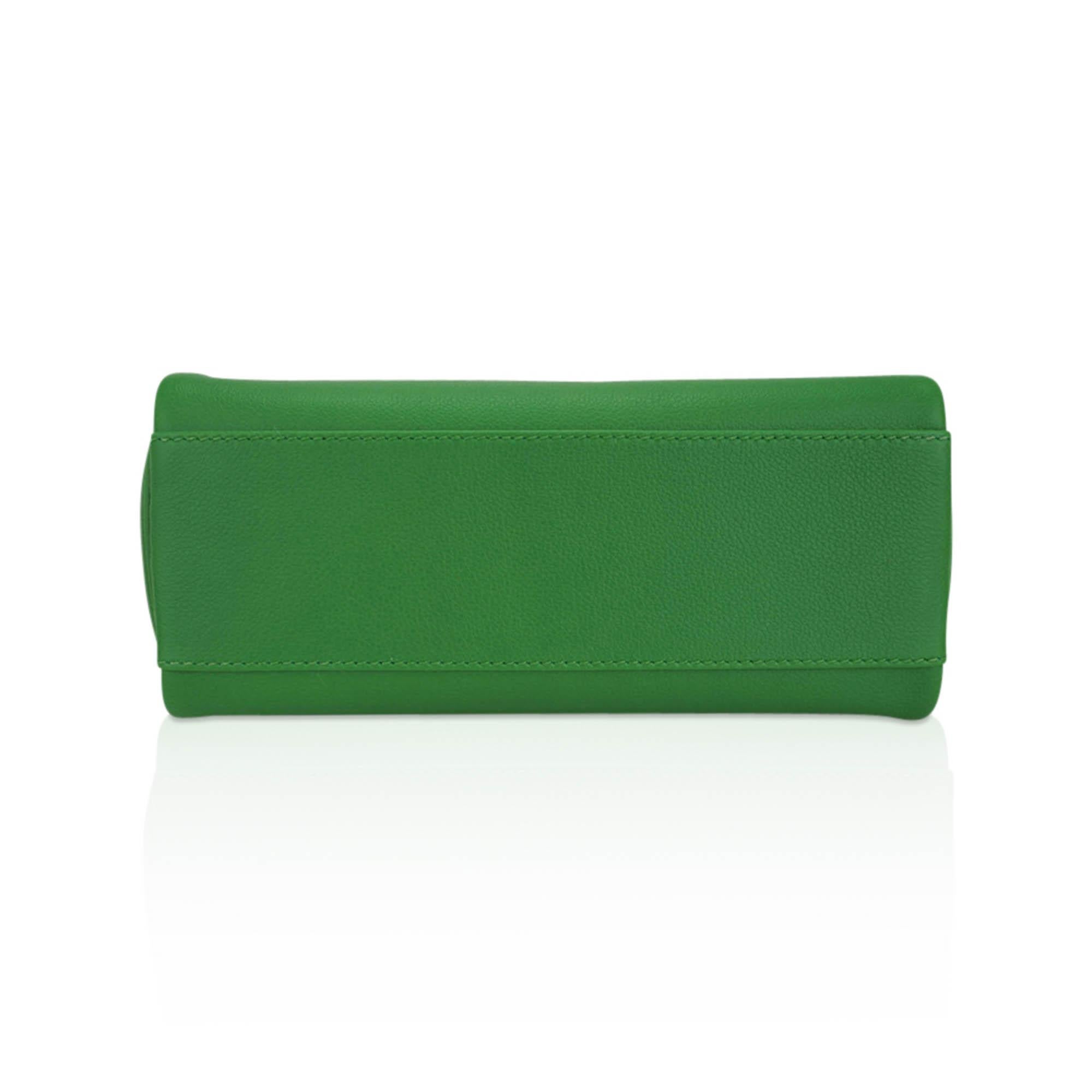 Hermes Kelly Messenger PM Bag Vert Yucca Evercolor Leather with Palladium Hardw For Sale 5