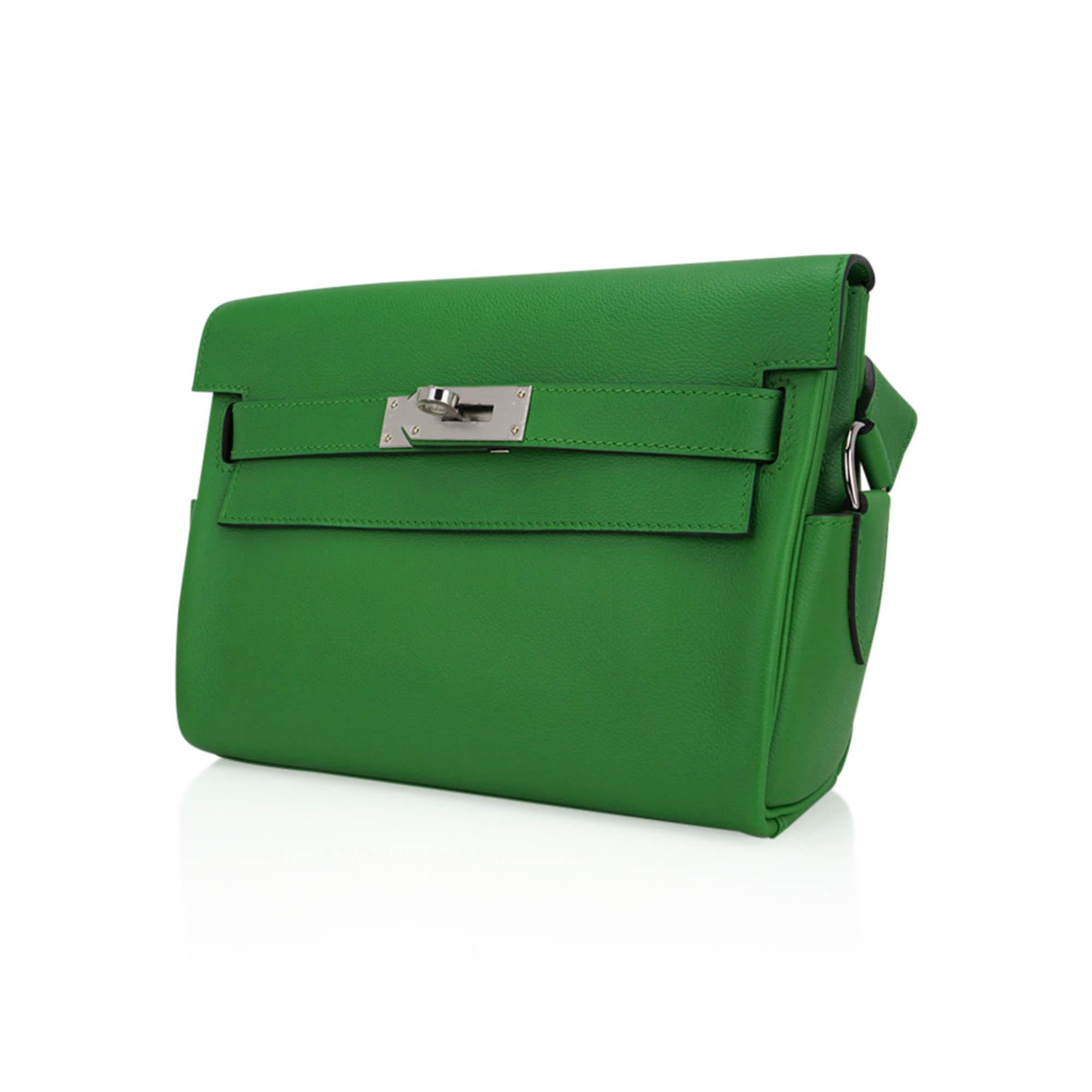 Hermes Kelly Messenger PM Bag Vert Yucca Evercolor Leather with Palladium Hardw For Sale 7