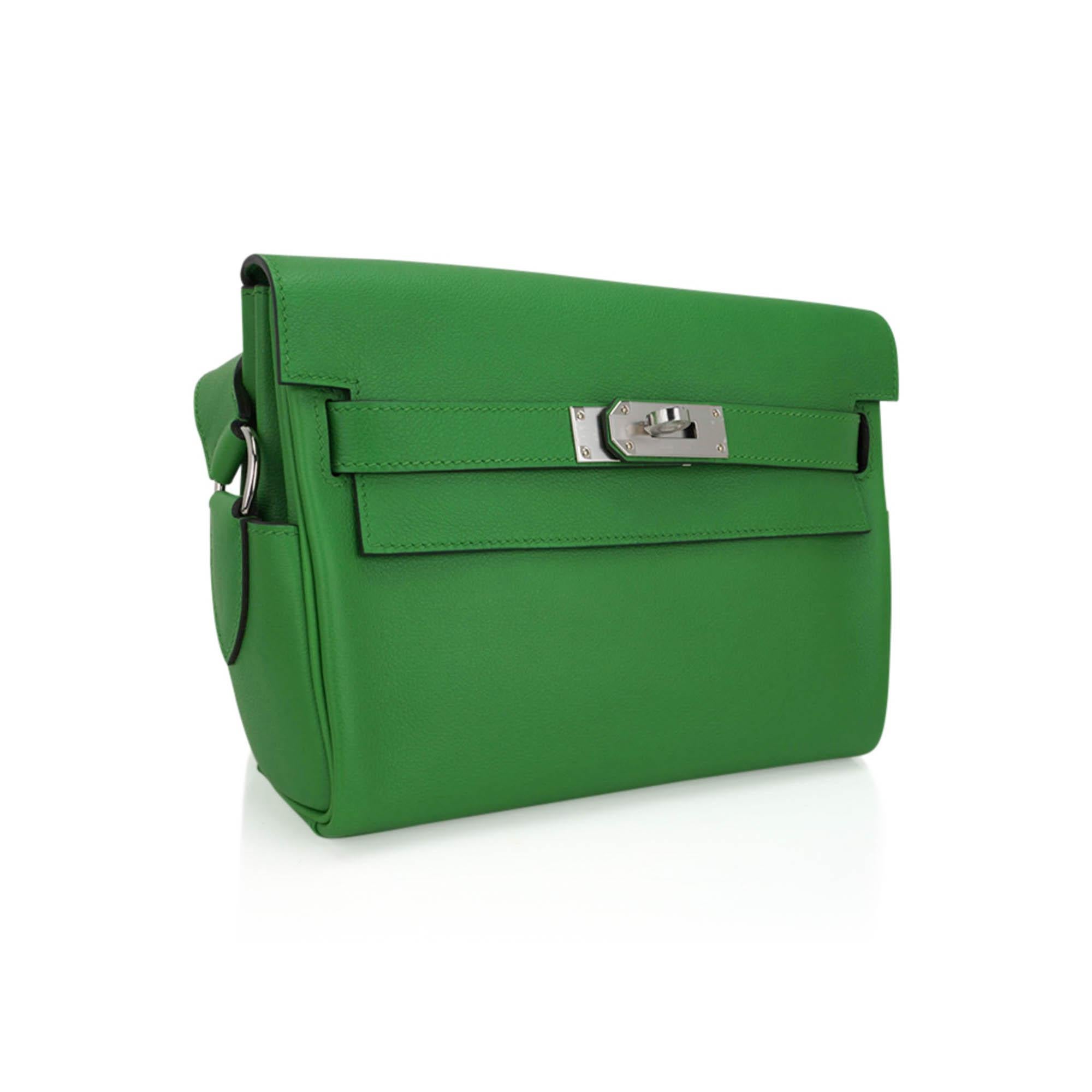 Hermes Kelly Messenger PM Bag Vert Yucca Evercolor Leather with Palladium Hardw For Sale 1