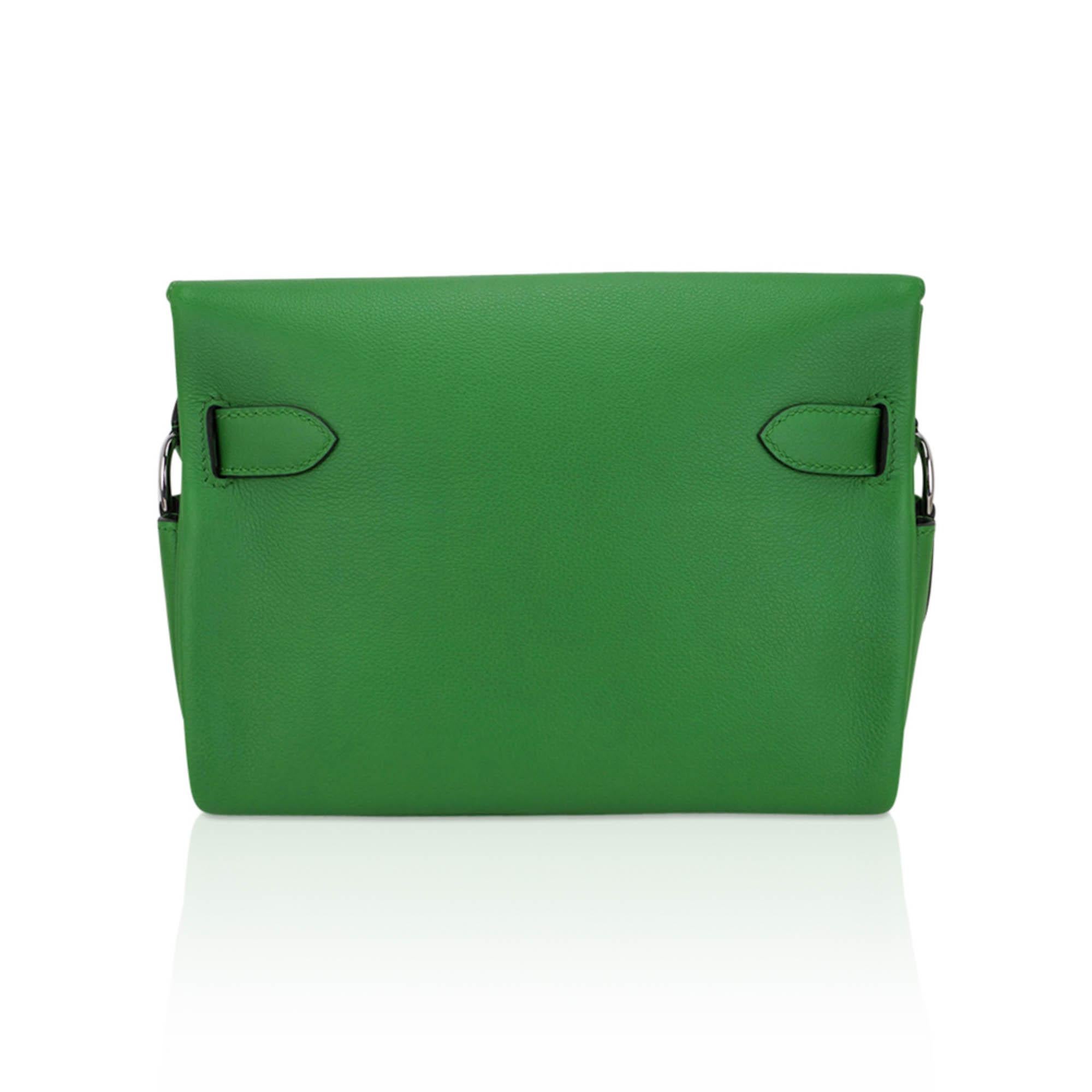 Hermes Kelly Messenger PM Bag Vert Yucca Evercolor Leather with Palladium Hardw For Sale 4