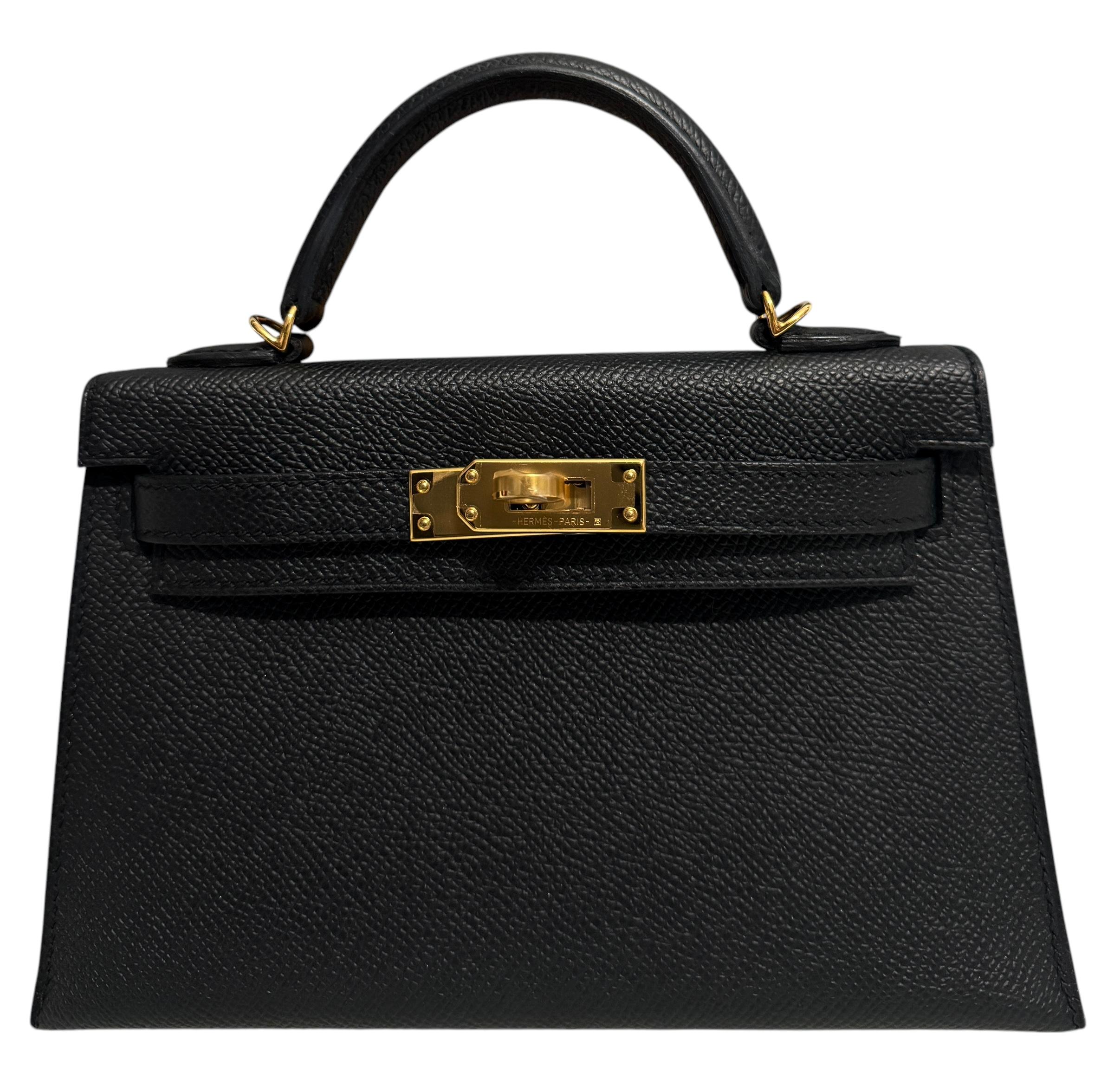 Hermes Kelly Mini 20 Black Noir Epsom Leather Gold Hardware For Sale 2