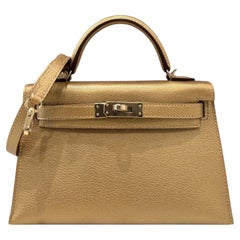 Hermès Kelly Mini 20 Dore Chevre Chamkilight Permabrass Hardware Shoulder Bag