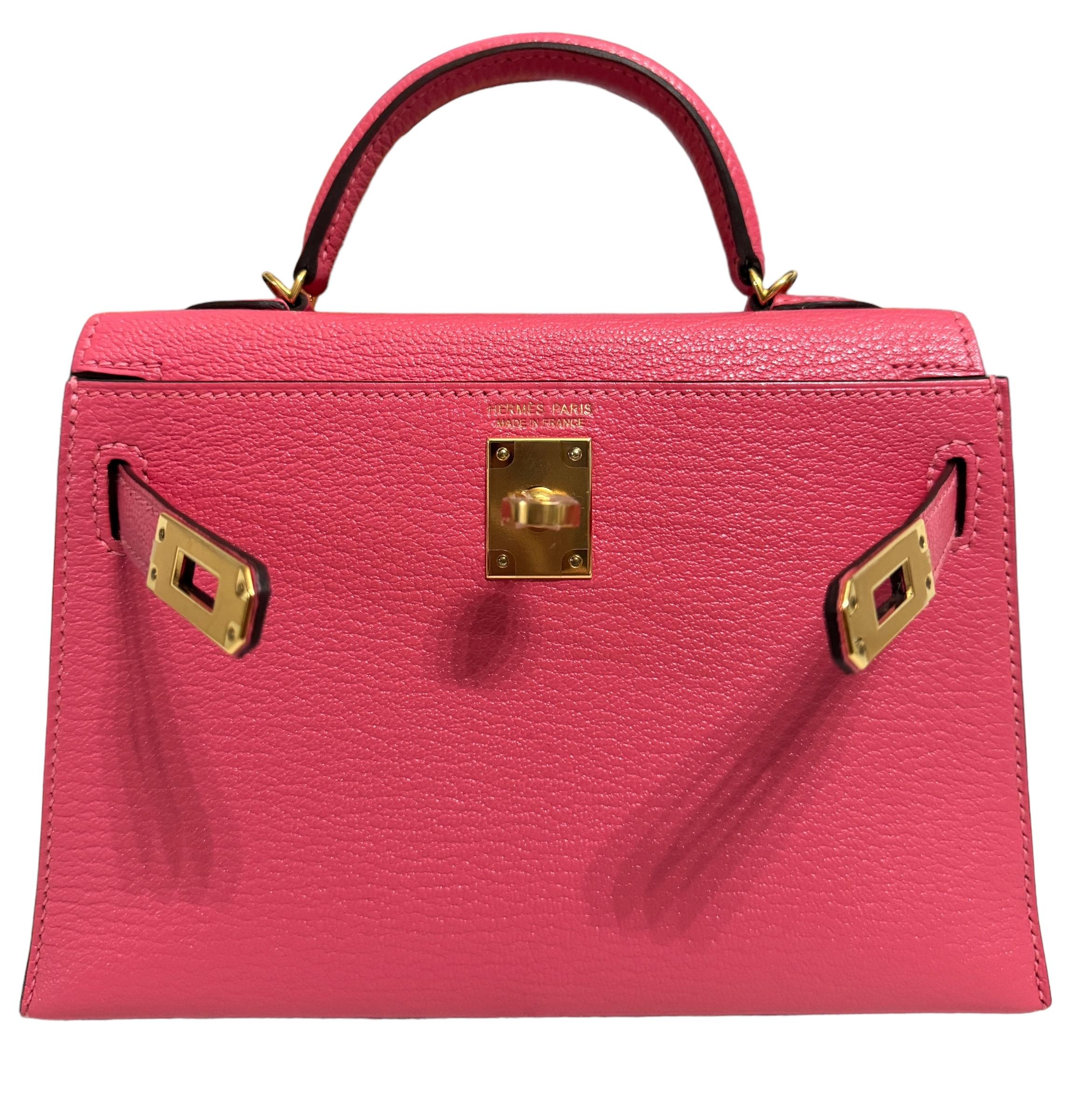 Hermes Kelly Mini 20 Rose Lipstick Pink Chèvre Leather Gold Hardware RARE In New Condition In Miami, FL