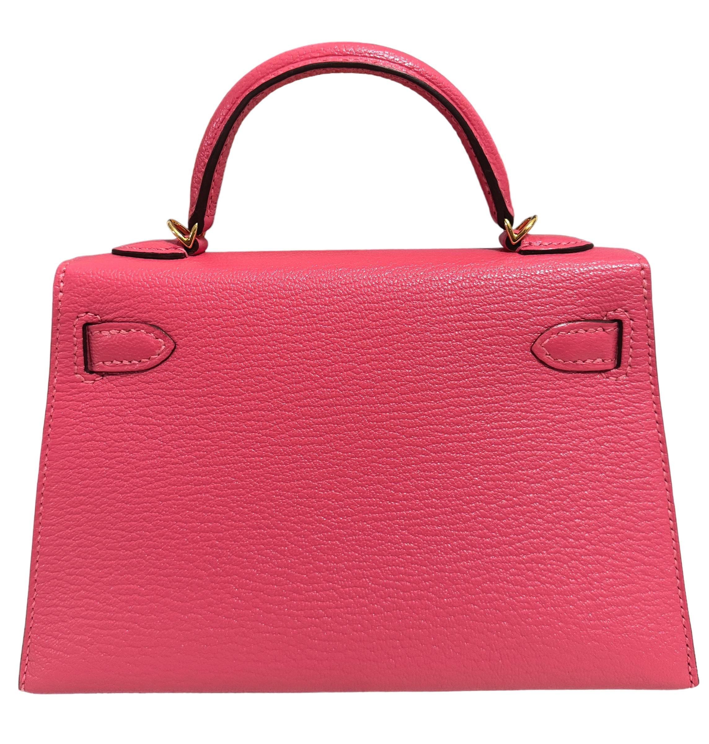 Women's or Men's Hermes Kelly Mini 20 Rose Lipstick Pink Chèvre Leather Gold Hardware RARE