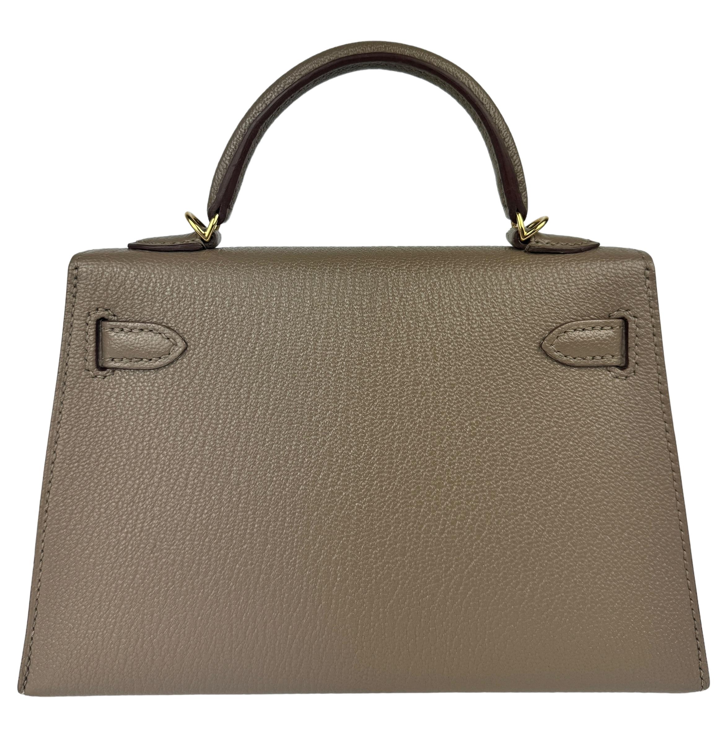 Hermes Kelly Mini 20 Special Order Etoupe Gray & Gris Chèvre Leather Gold Hwr In New Condition In Miami, FL