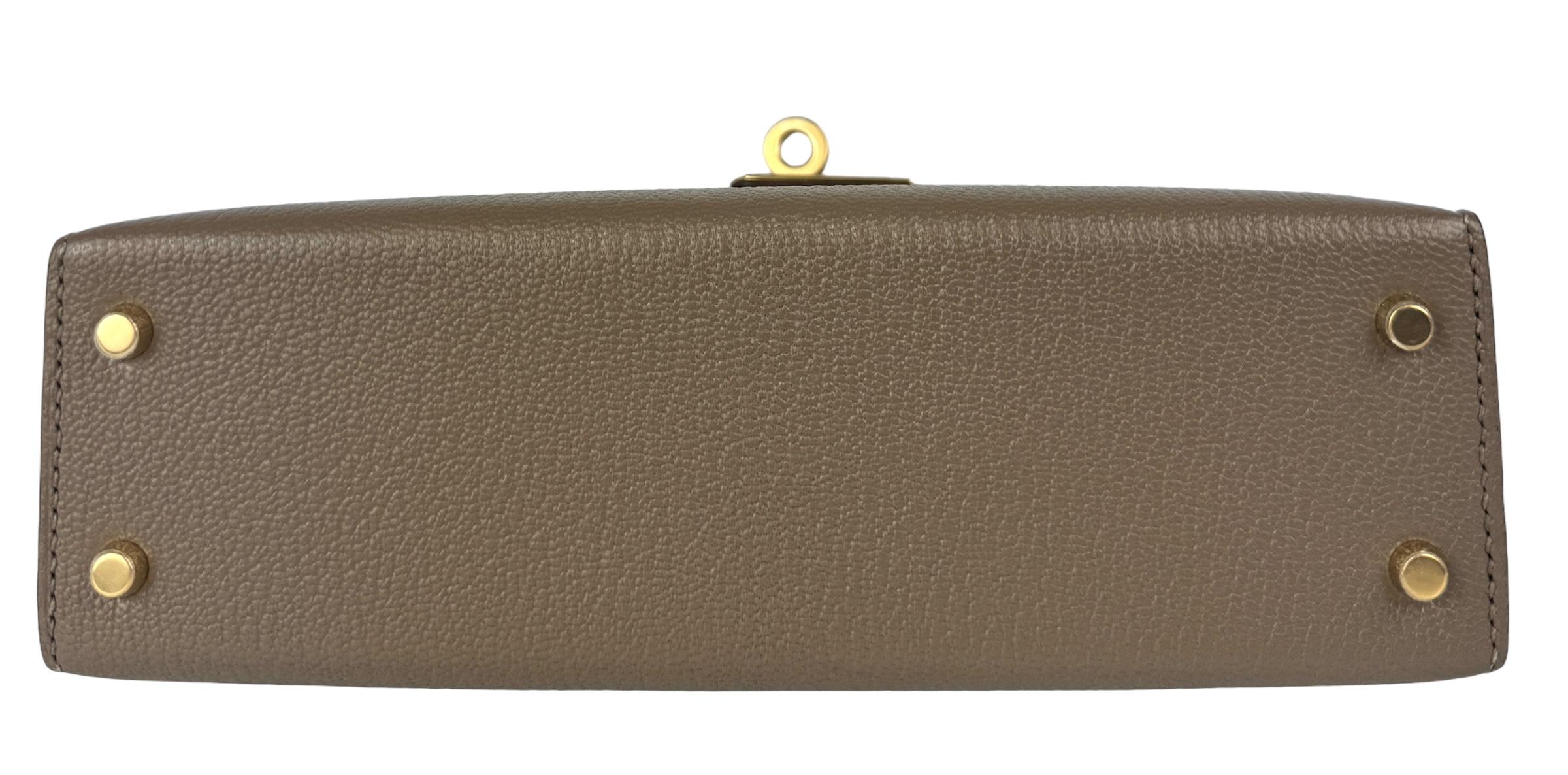 Women's or Men's Hermes Kelly Mini 20 Special Order Etoupe Gray & Gris Chèvre Leather Gold Hwr