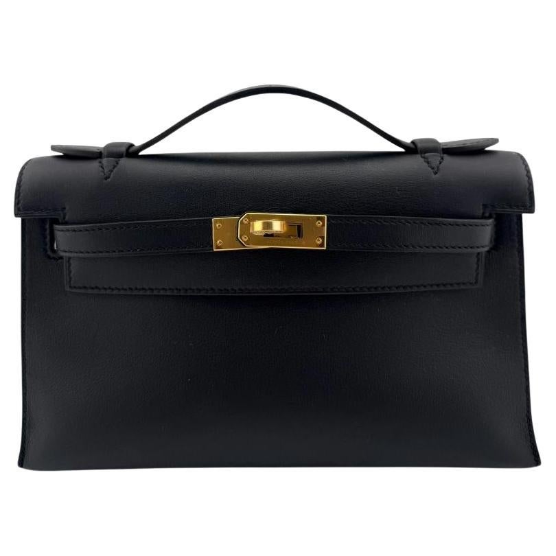 What is a mini pochette?