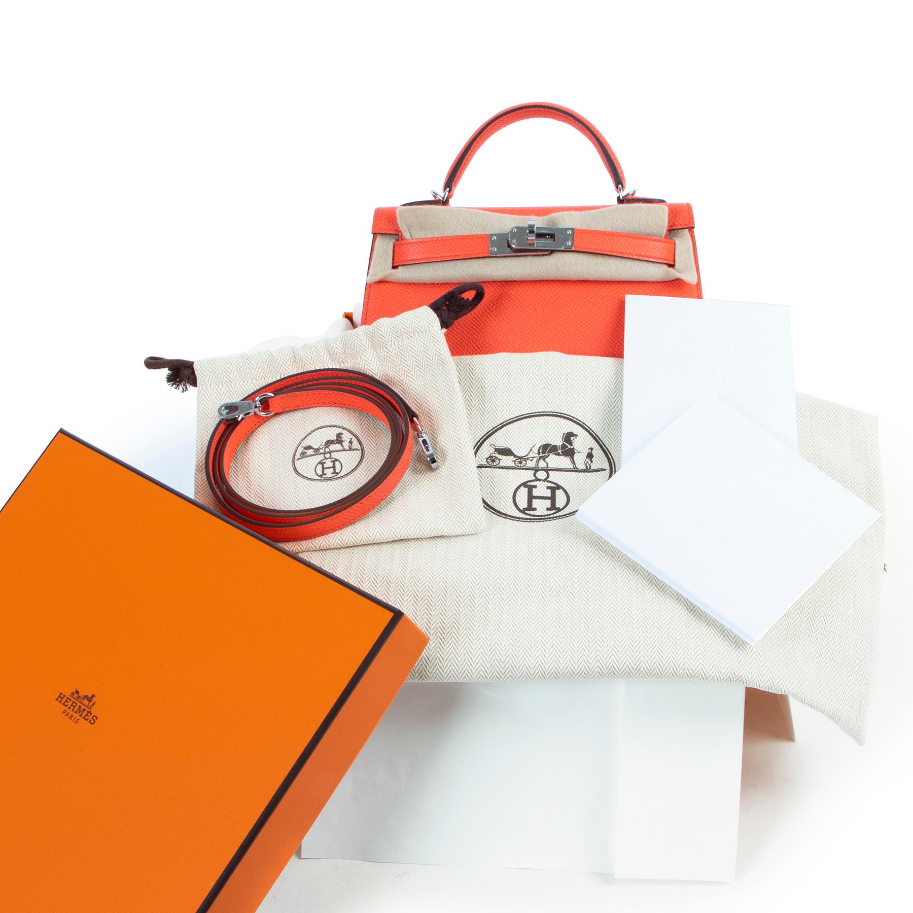 Hermès Kelly Mini Sellier Veau Epsom Rose Texas PHW

Dieser exklusive Hermès Kelly Mini Sellier Veau Epsom Rose Texas PHW ist extrem schwer zu bekommen und sehr begehrt und ein Stück:: das VIPs und besonderen Kunden vorbehalten ist. Die kompakte