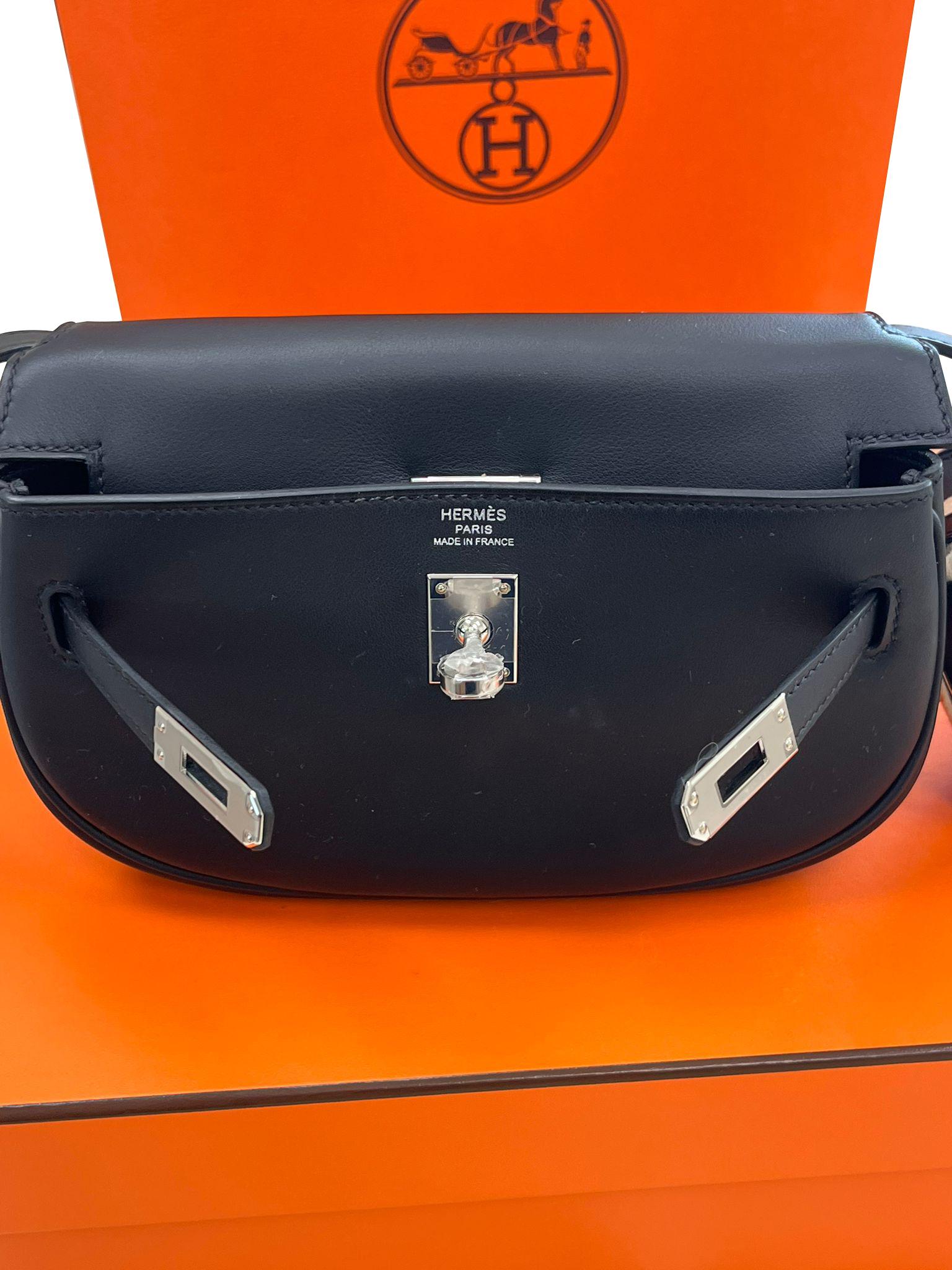 Hermes Kelly Moove Black Swift Calfskin Leather Palladium Hardware Handbag For Sale 11
