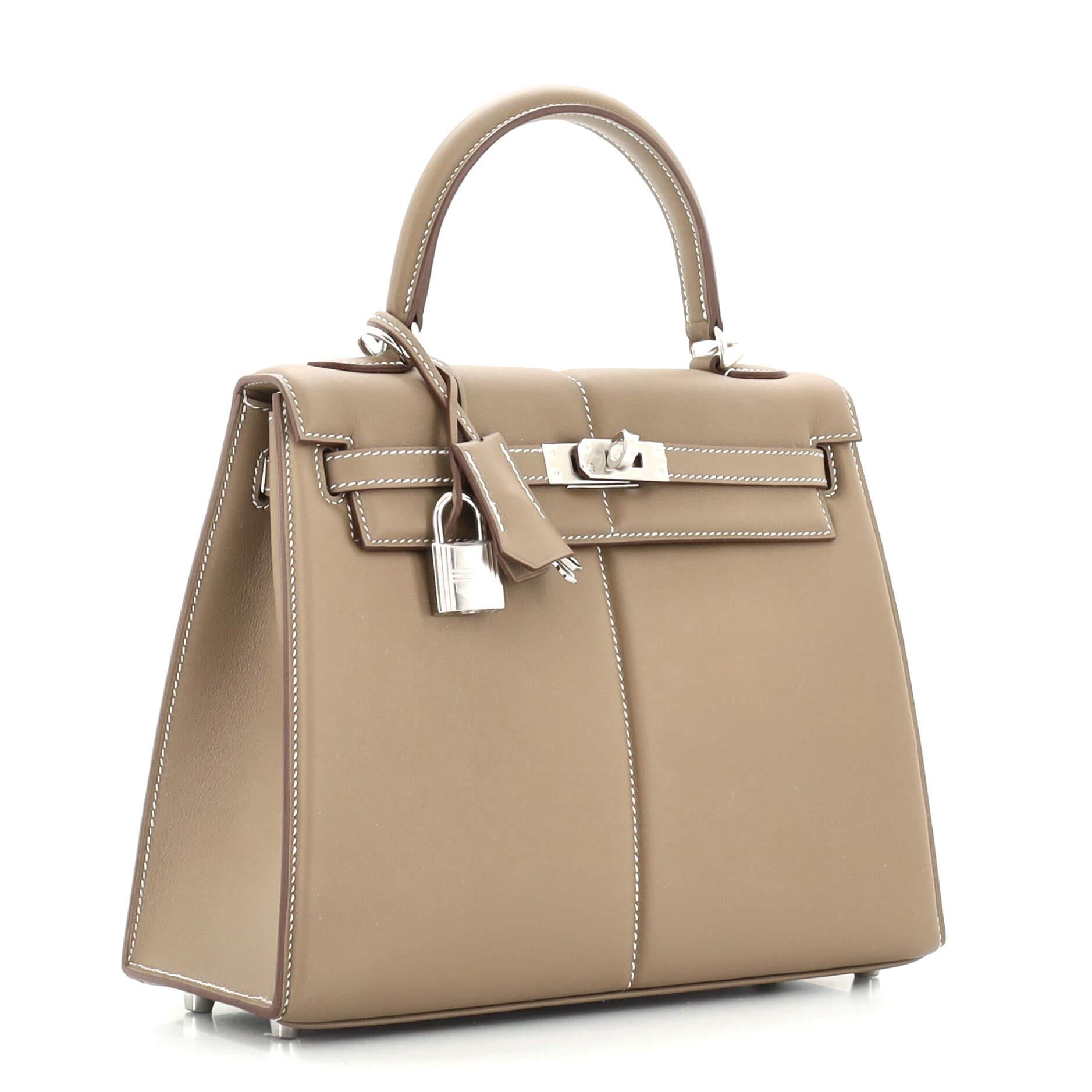 Hermes Kelly Padded Handbag Swift with Palladium Hardware 25 In Good Condition In NY, NY